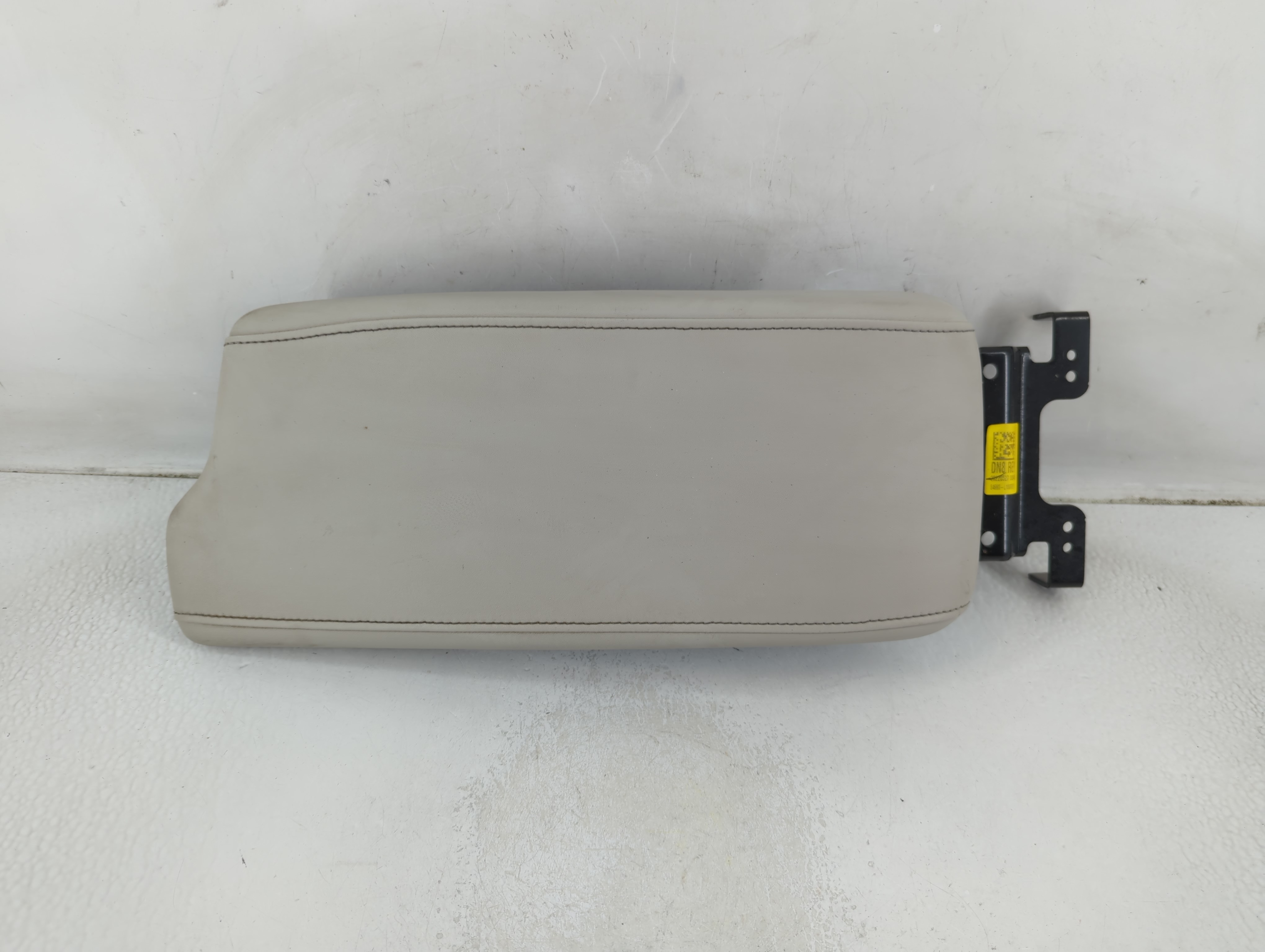 2020-2022 Hyundai Sonata Center Console Armrest Cover Lid Light Gray 1187364 - Oemusedautoparts1.com