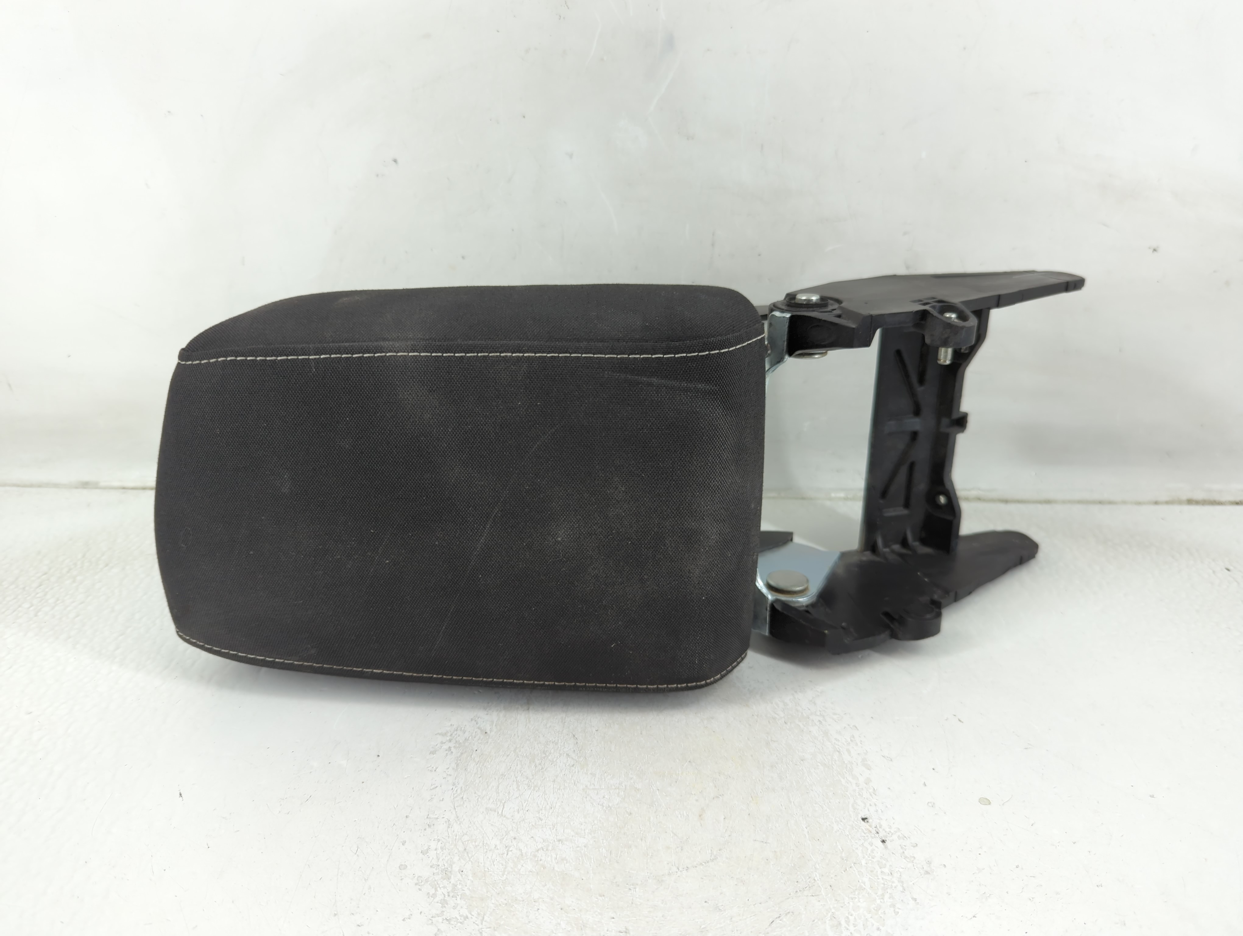2020-2022 Volkswagen Tiguan Center Console Armrest Cover Lid Black 1187368 - Oemusedautoparts1.com