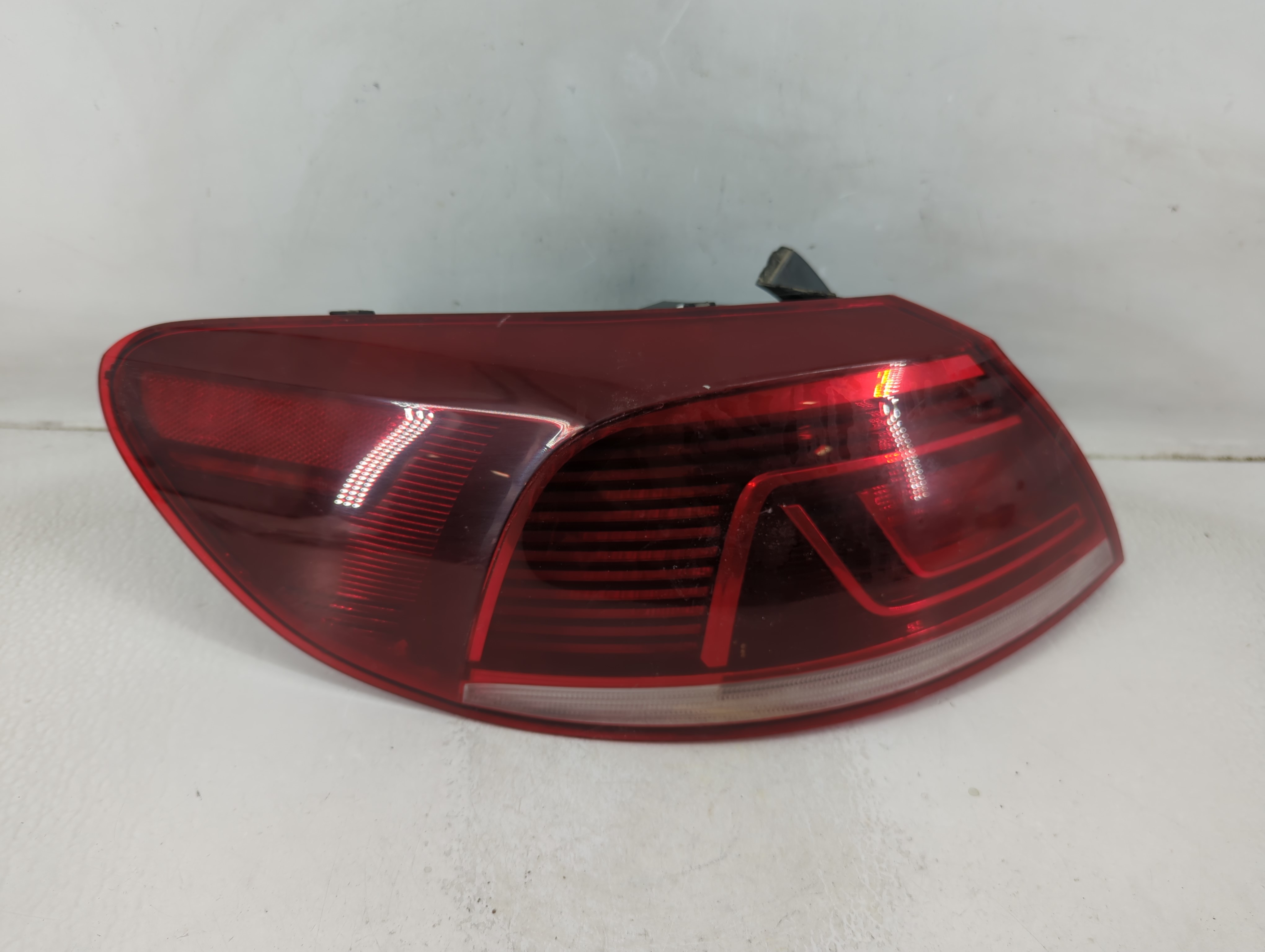 2013-2017 Volkswagen Cc Driver Left Side Tail Light Taillight Oem 1187388 - Oemusedautoparts1.com