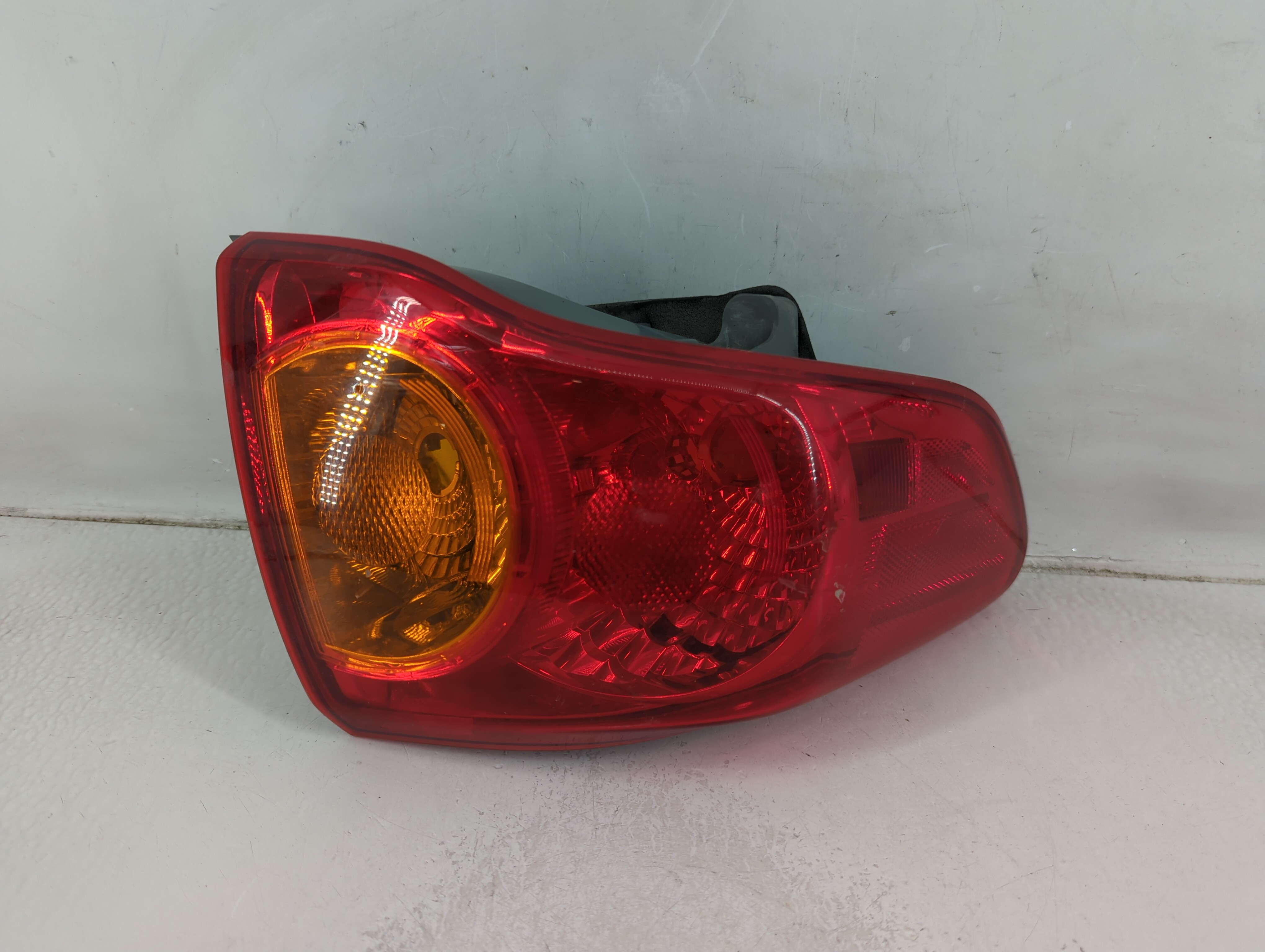 2009-2010 Toyota Corolla Driver Left Side Tail Light Taillight Oem 1187396 - Oemusedautoparts1.com