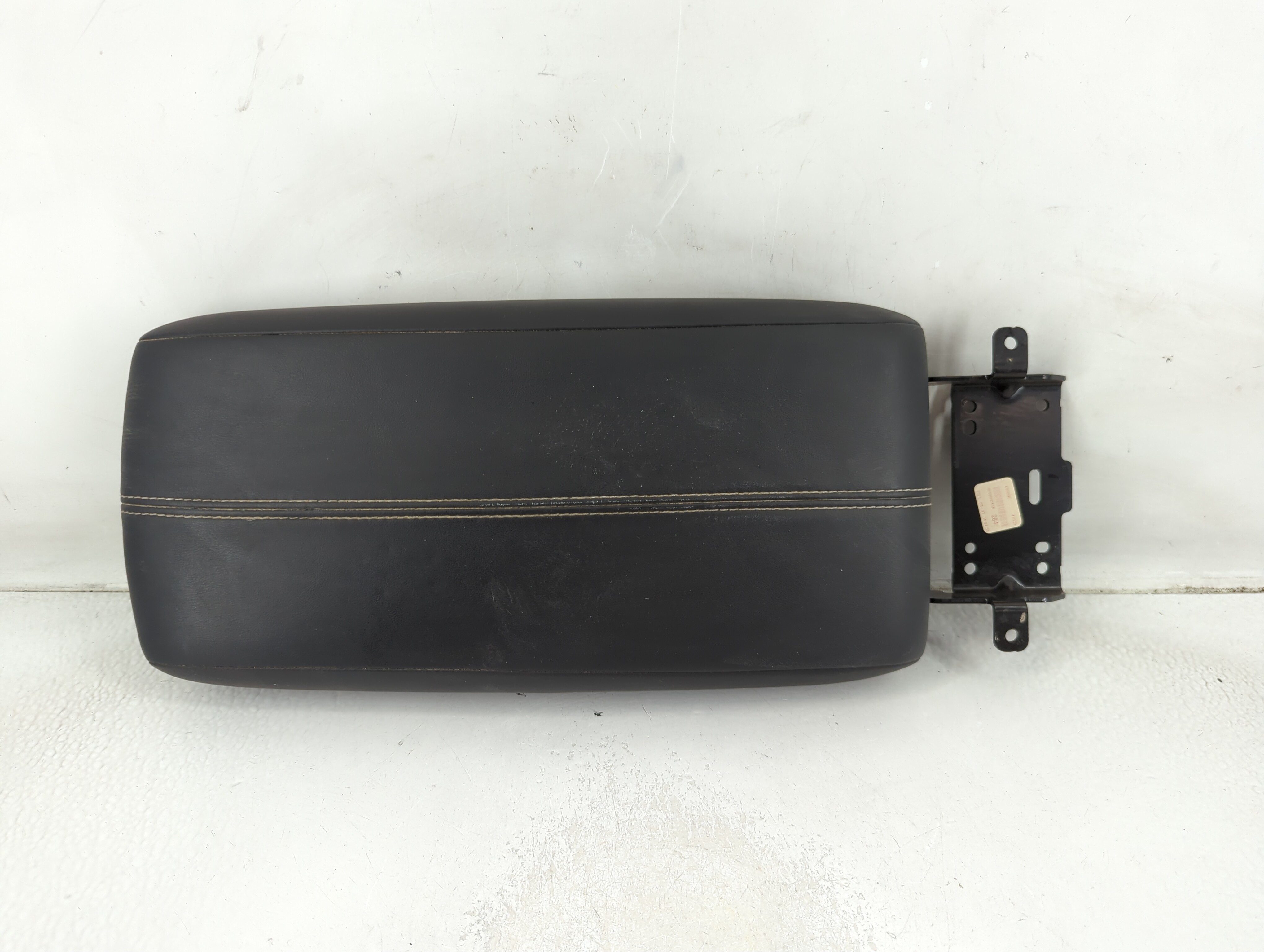 2021 Nissan Altima Center Console Armrest Cover Lid Black 1187398 - Oemusedautoparts1.com