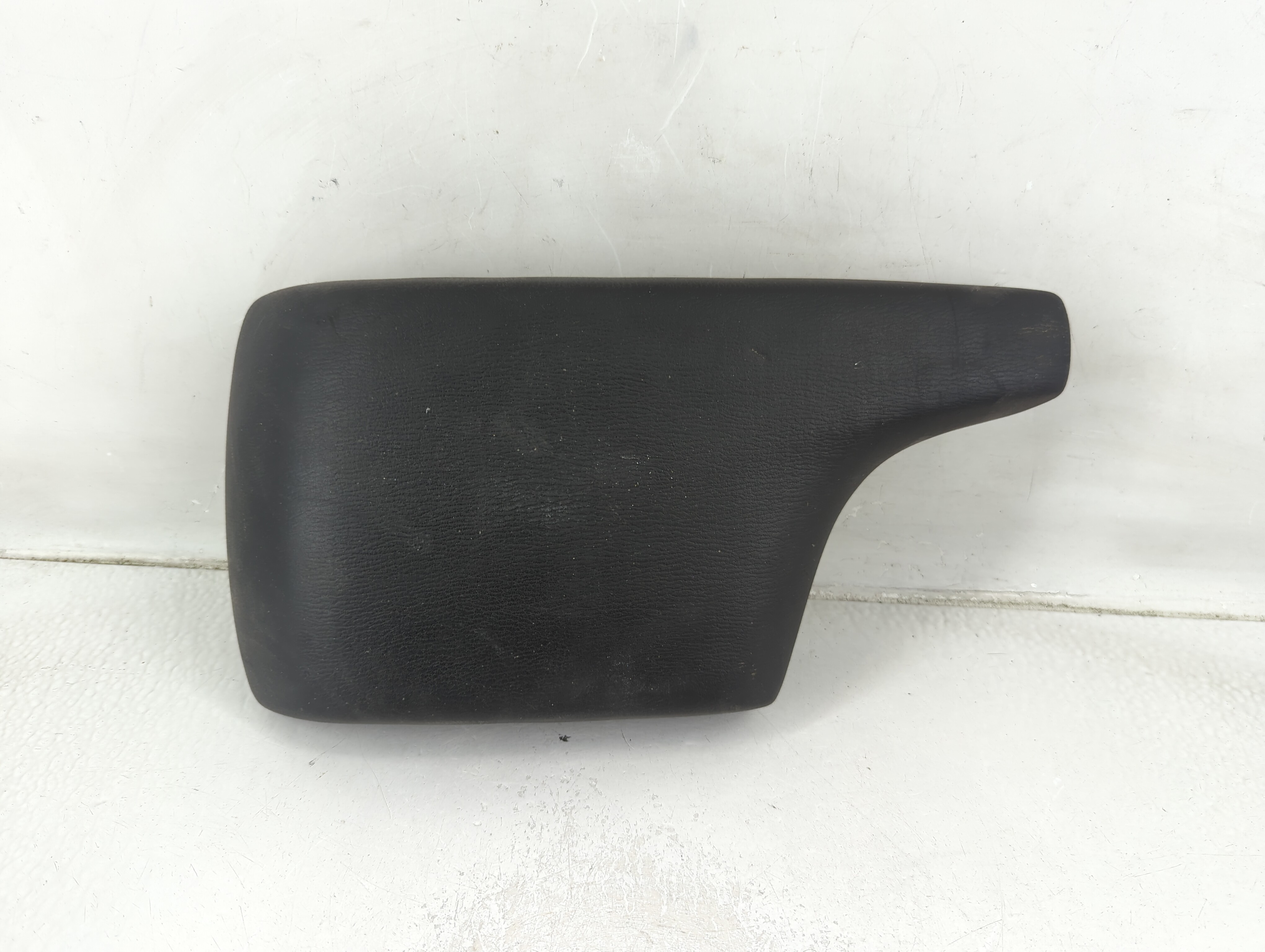 2014-2016 Mazda 3 Center Console Armrest Cover Lid Black 1187402 - Oemusedautoparts1.com