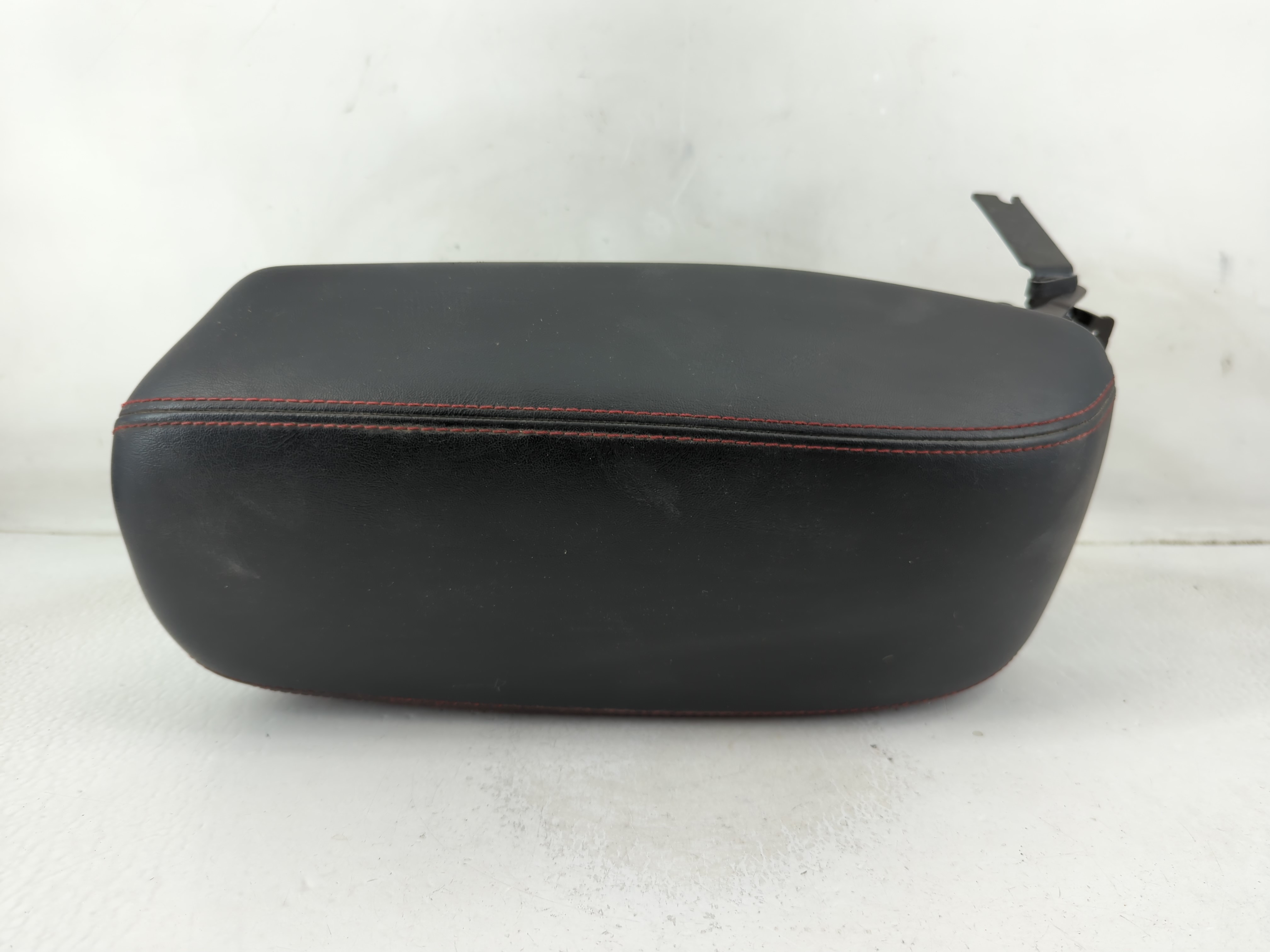 2015-2018 Jeep Cherokee Center Console Armrest Cover Lid Black 1187420 - Oemusedautoparts1.com