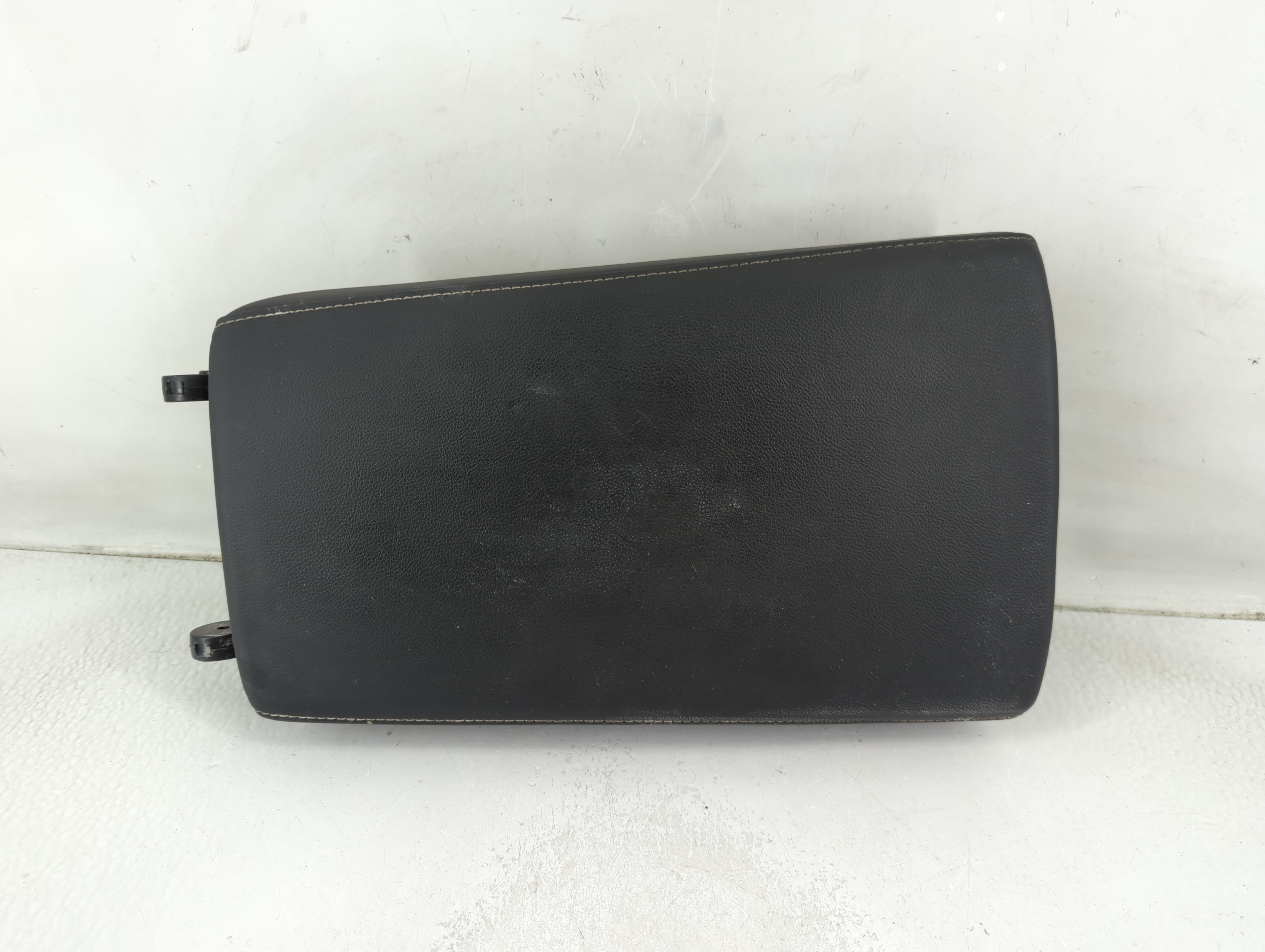 2021-2022 Honda Accord Center Console Armrest Cover Lid Black 1187422 - Oemusedautoparts1.com