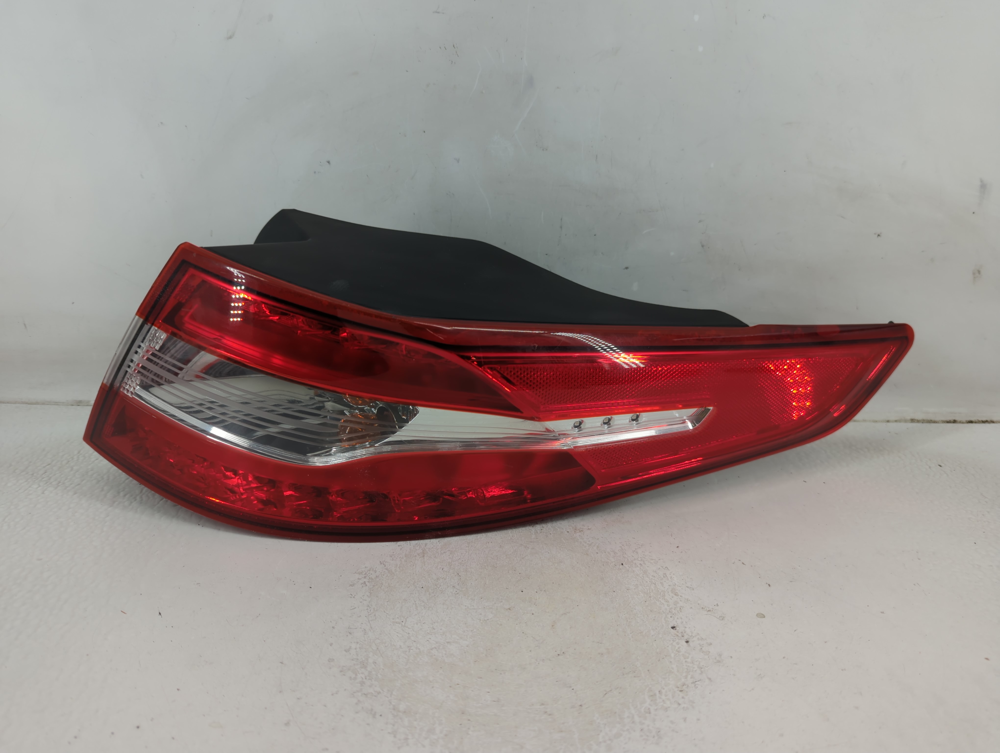 2011-2013 Kia Optima Driver Left Side Tail Light Taillight Oem 1187441 - Oemusedautoparts1.com