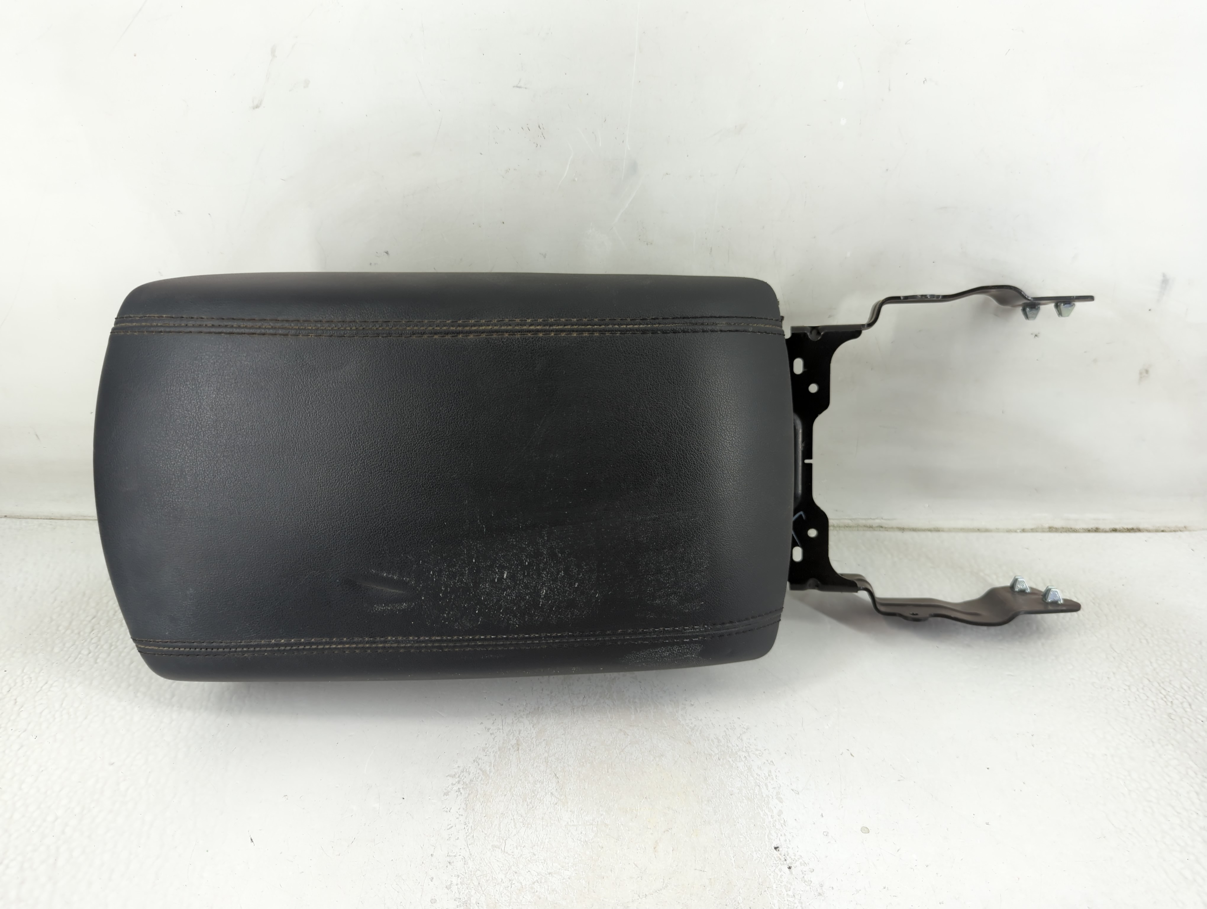 2015-2018 Ford Edge Center Console Armrest Cover Lid Black 1187444 - Oemusedautoparts1.com