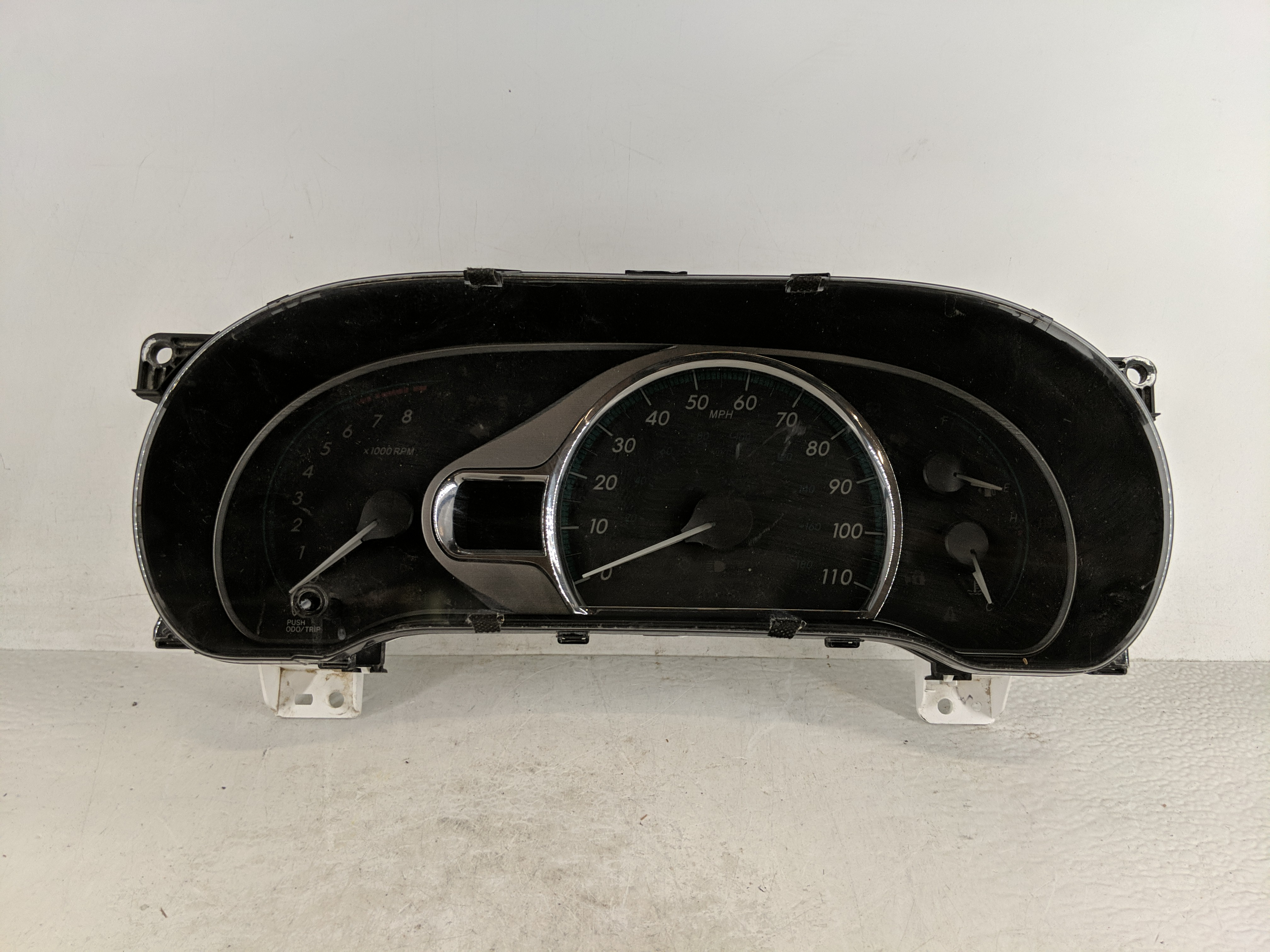 2011-2012 Toyota Sienna Speedometer Instrument Cluster Gauges 1187458 - Oemusedautoparts1.com