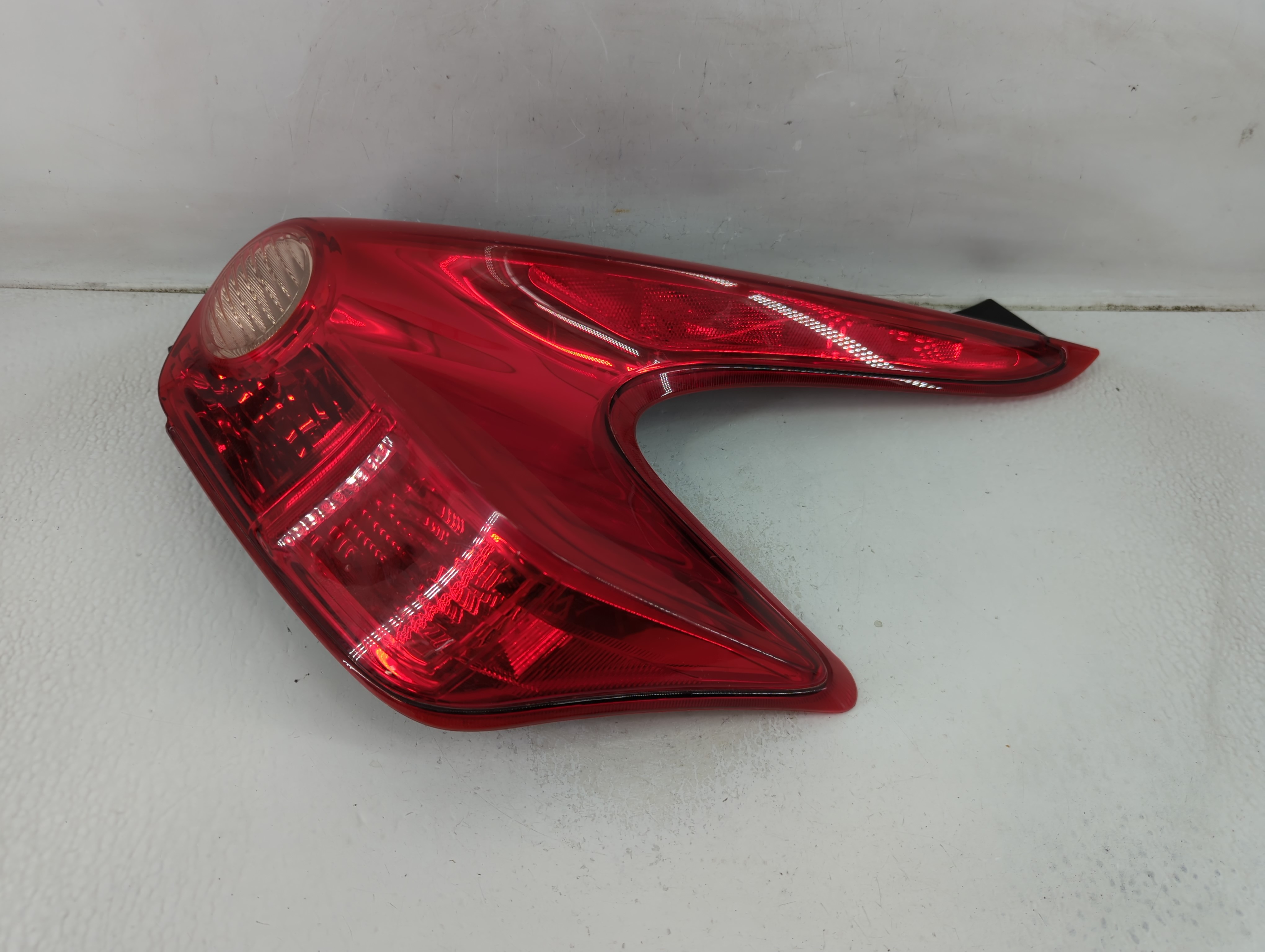 Picture of 2011-2014 Nissan Juke Driver Left Side Tail Light Taillight Oem 1187477
