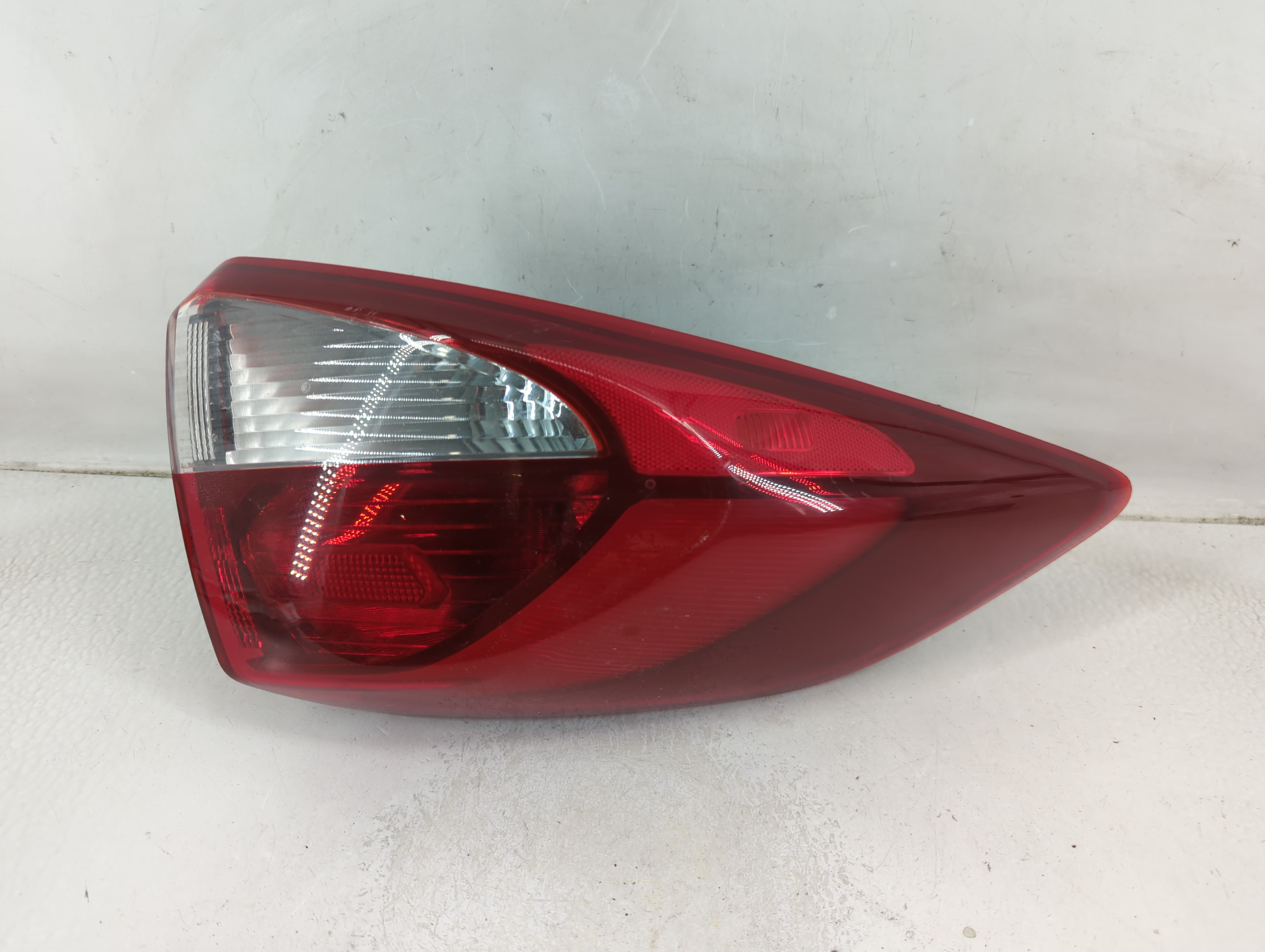 Picture of 2016-2018 Hyundai Tucson Driver Left Side Tail Light Taillight Oem 1187480