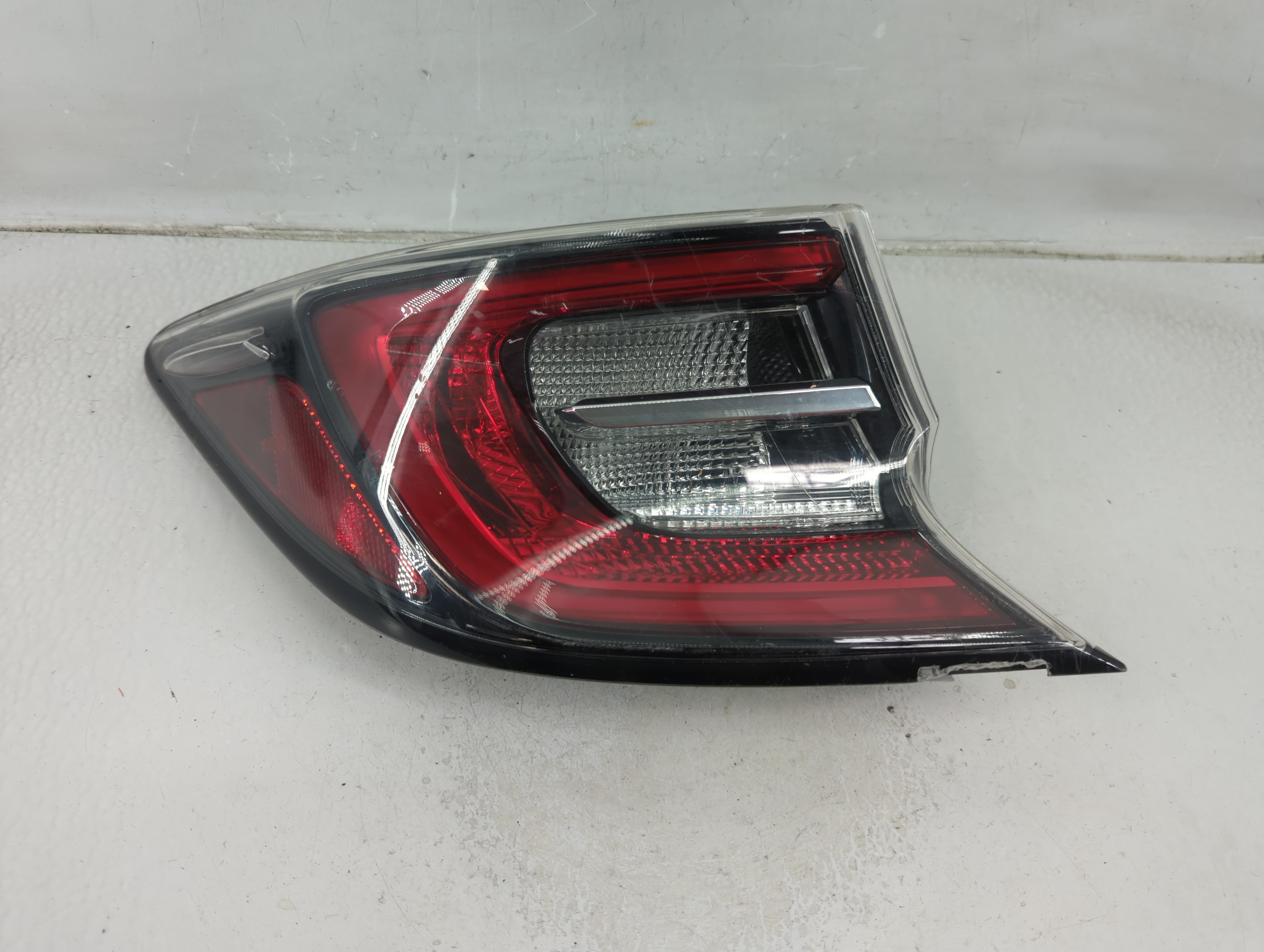 Picture of 2019-2022 Toyota Corolla Passenger Right Side Tail Light Taillight Oem 1187494