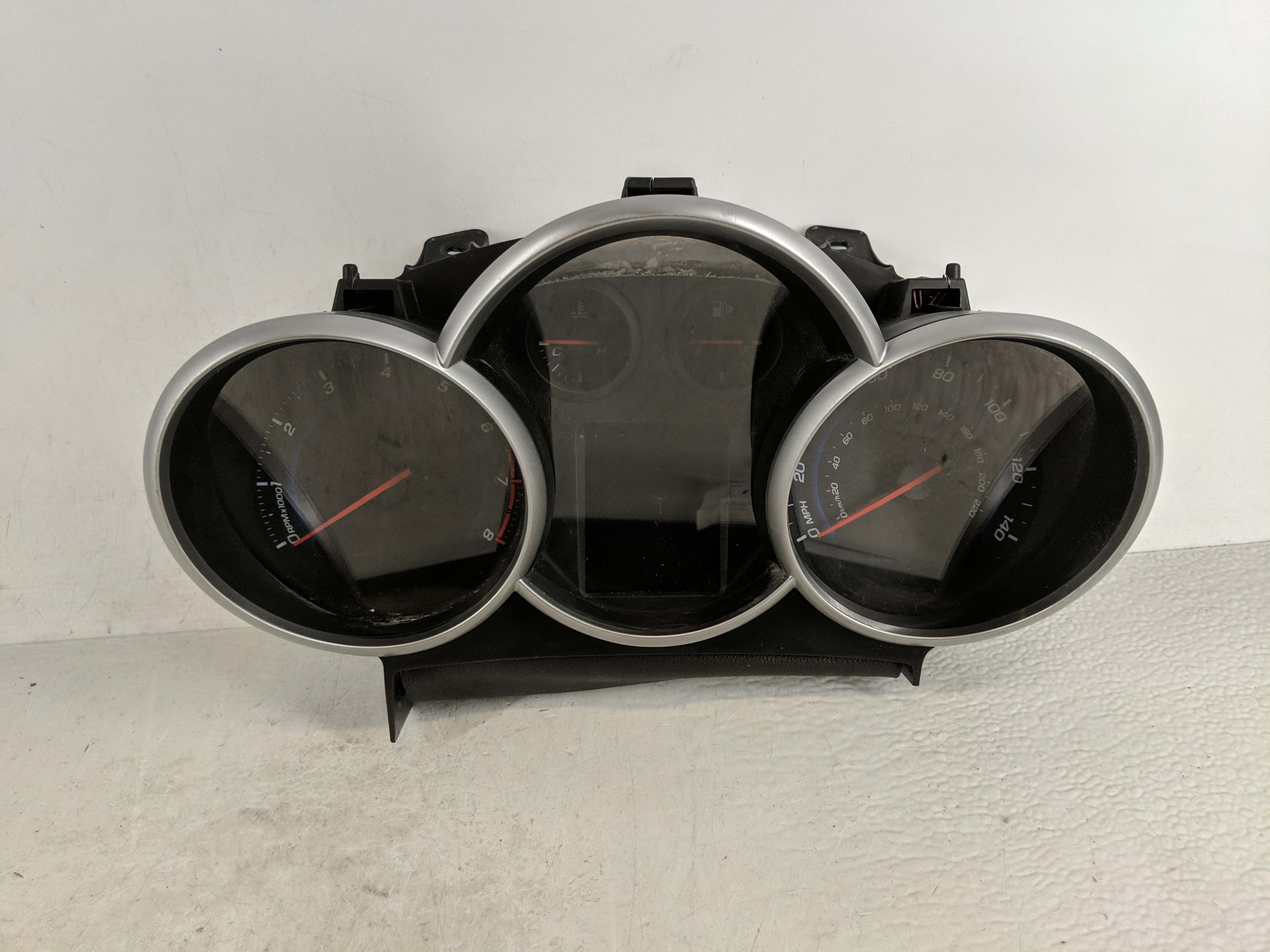2013-2014 Chevrolet Cruze Speedometer Instrument Cluster Gauges 1187532 - Oemusedautoparts1.com