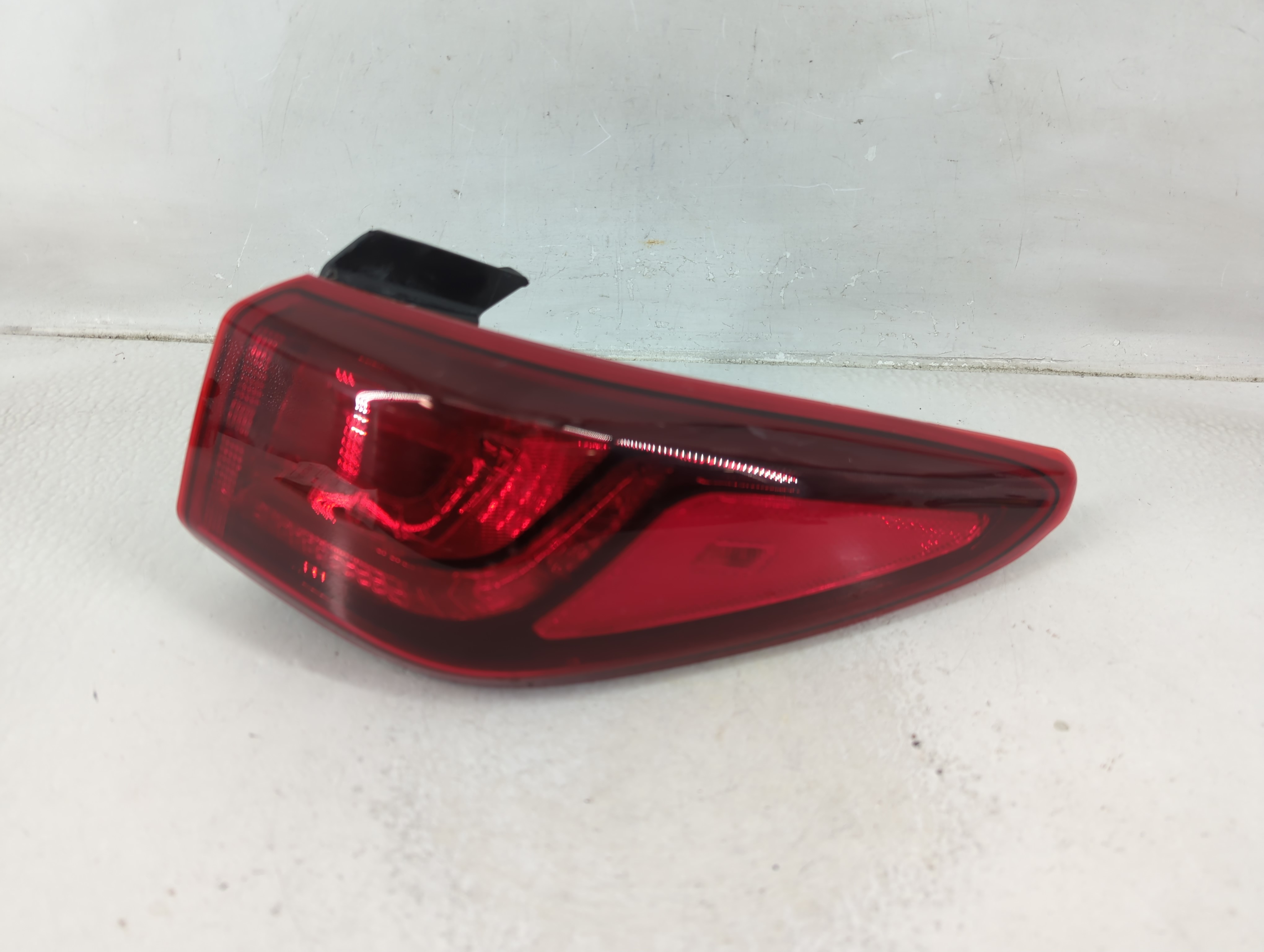 Picture of 2018-2021 Hyundai Kona Passenger Right Side Tail Light Taillight Oem 1187579