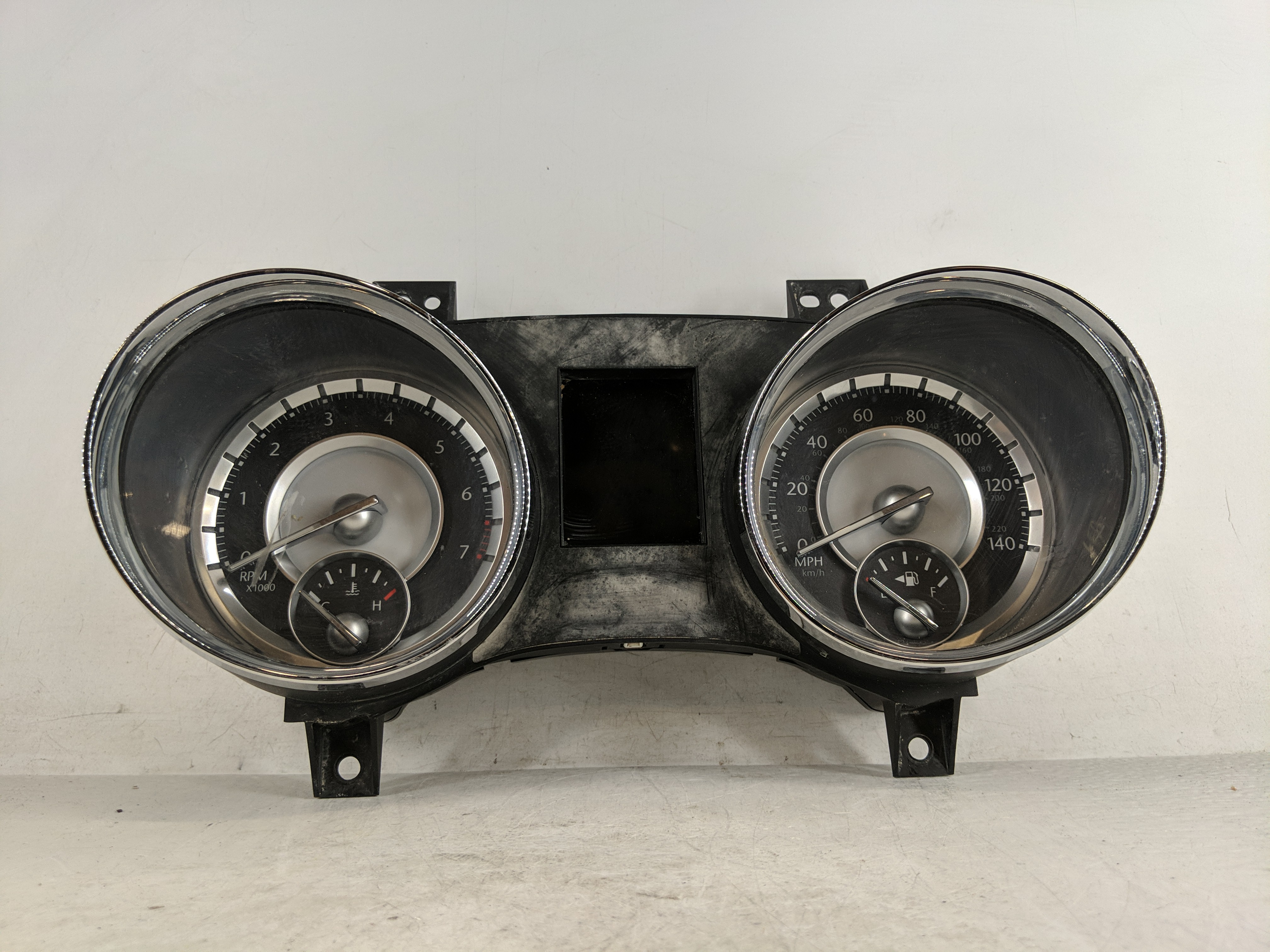2014-2014 Chrysler 300 Speedometer Instrument Cluster Gauges P56054718ac 1187597 - Oemusedautoparts1.com