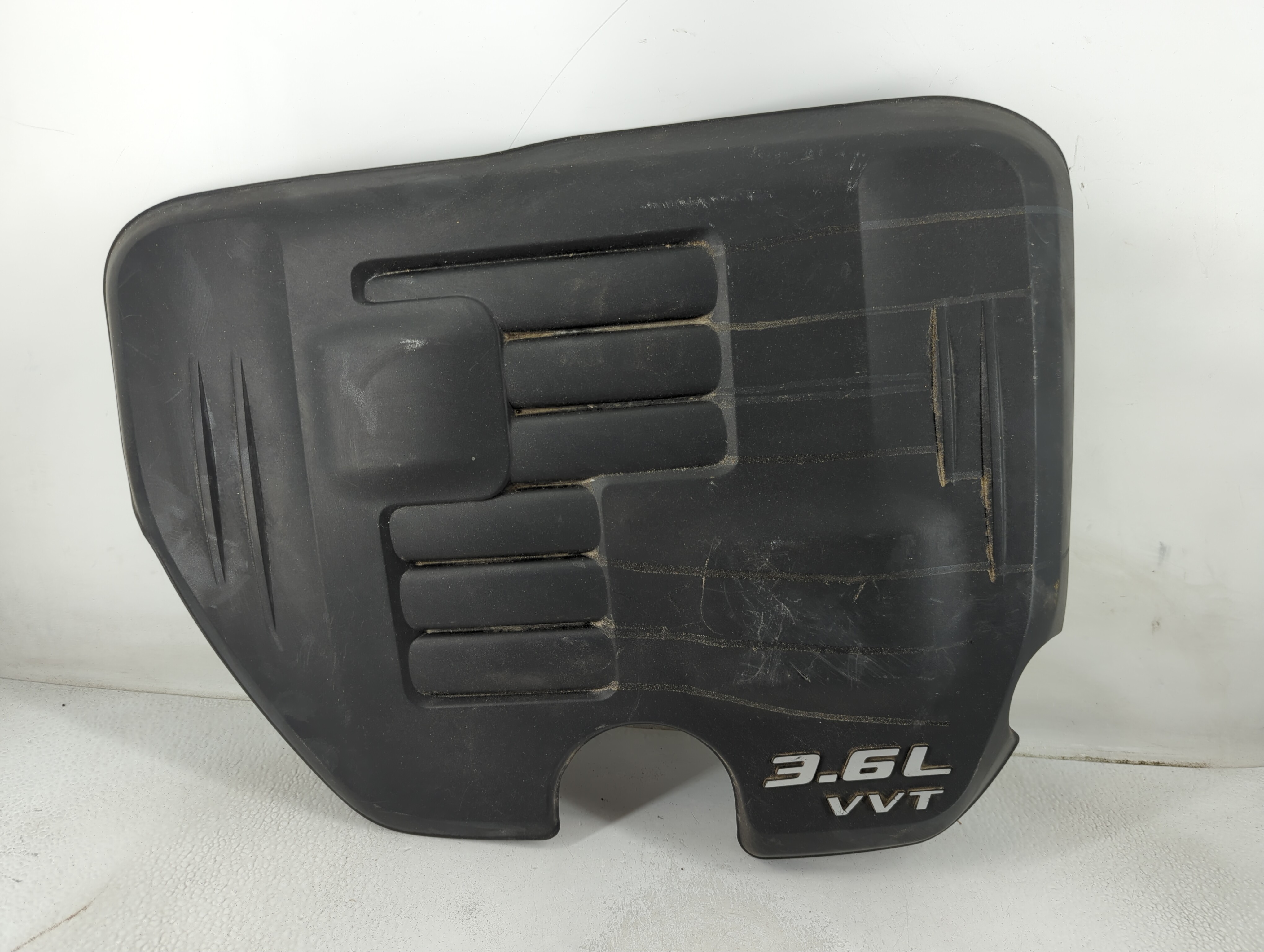 2014 Chrysler 300 Engine Cover 1187604 - Oemusedautoparts1.com