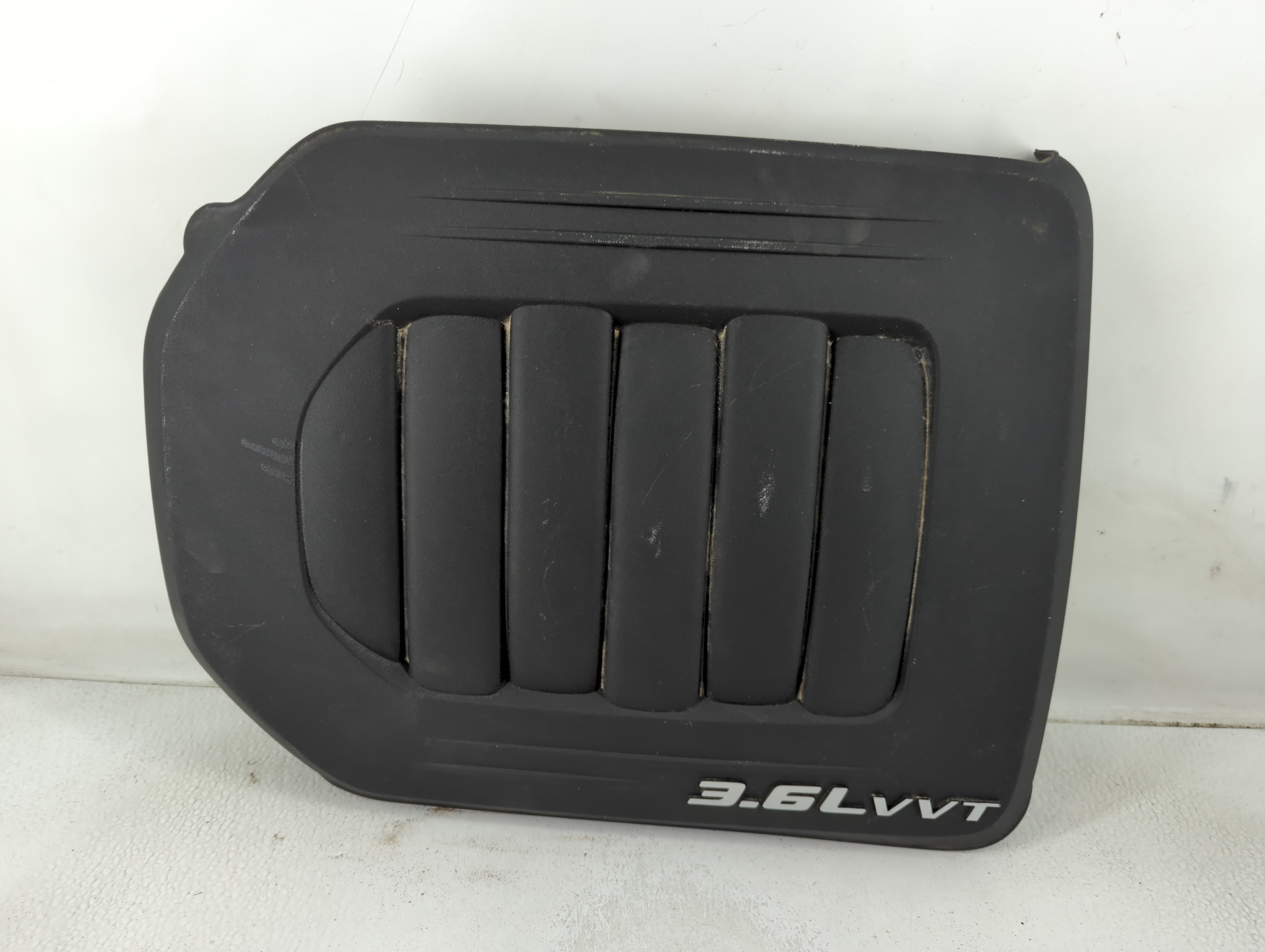 2014 Chrysler Town & Country Engine Cover 1187607 - Oemusedautoparts1.com