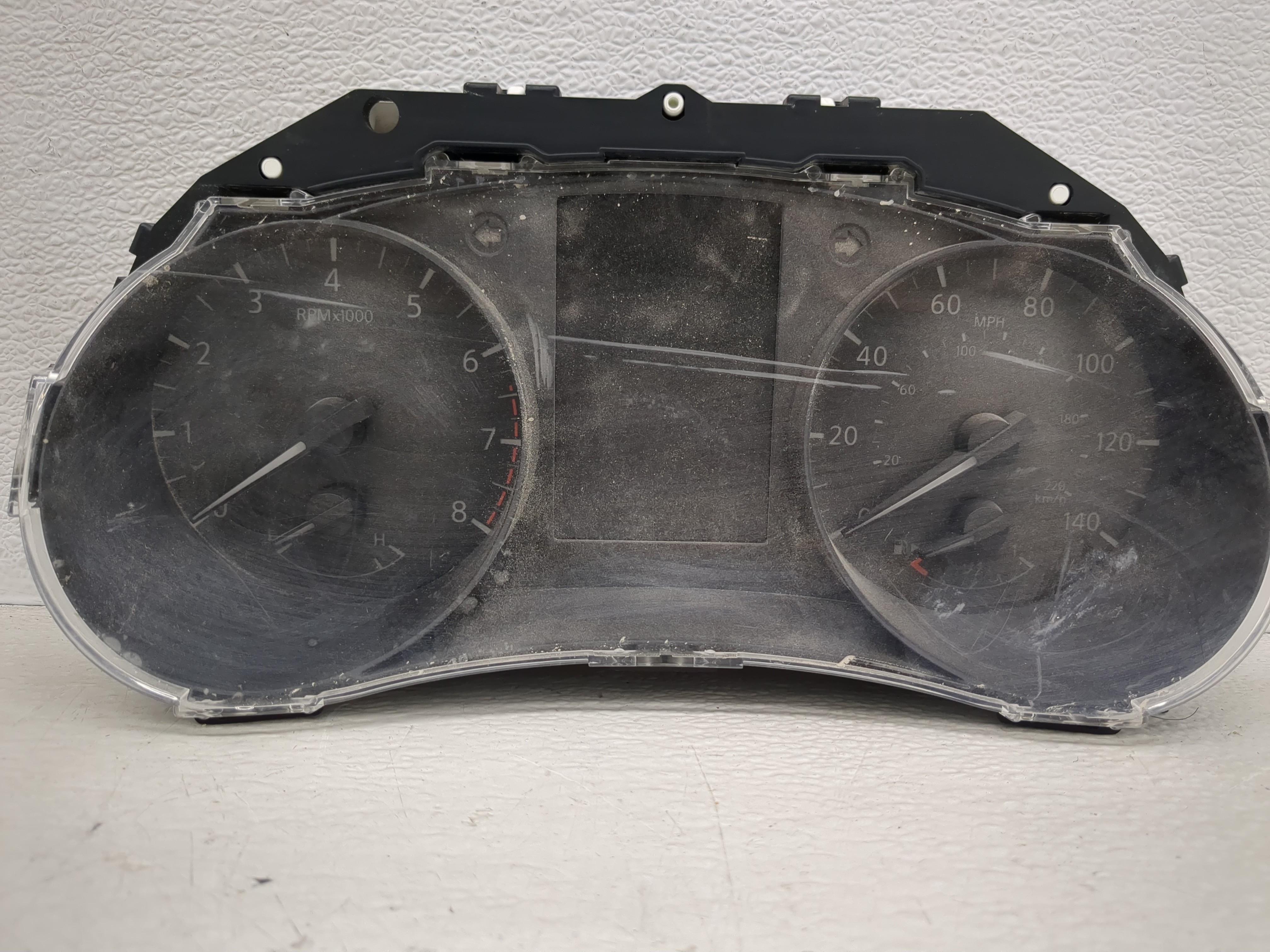 2016-2016 Nissan Rogue Speedometer Instrument Cluster Gauges 5ht0a/9bp5 1187625 - Oemusedautoparts1.com