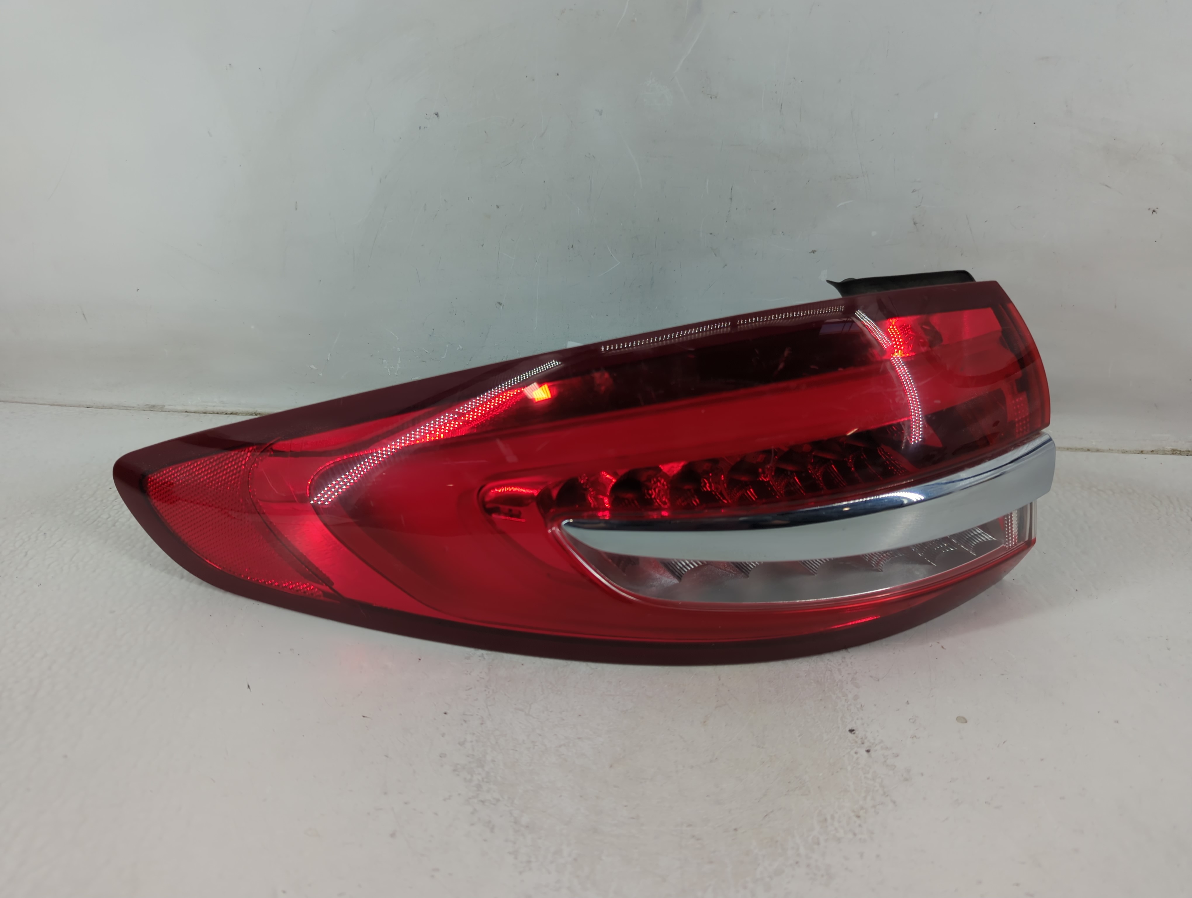 Picture of 2017-2020 Ford Fusion Passenger Right Side Tail Light Taillight Oem 1187628