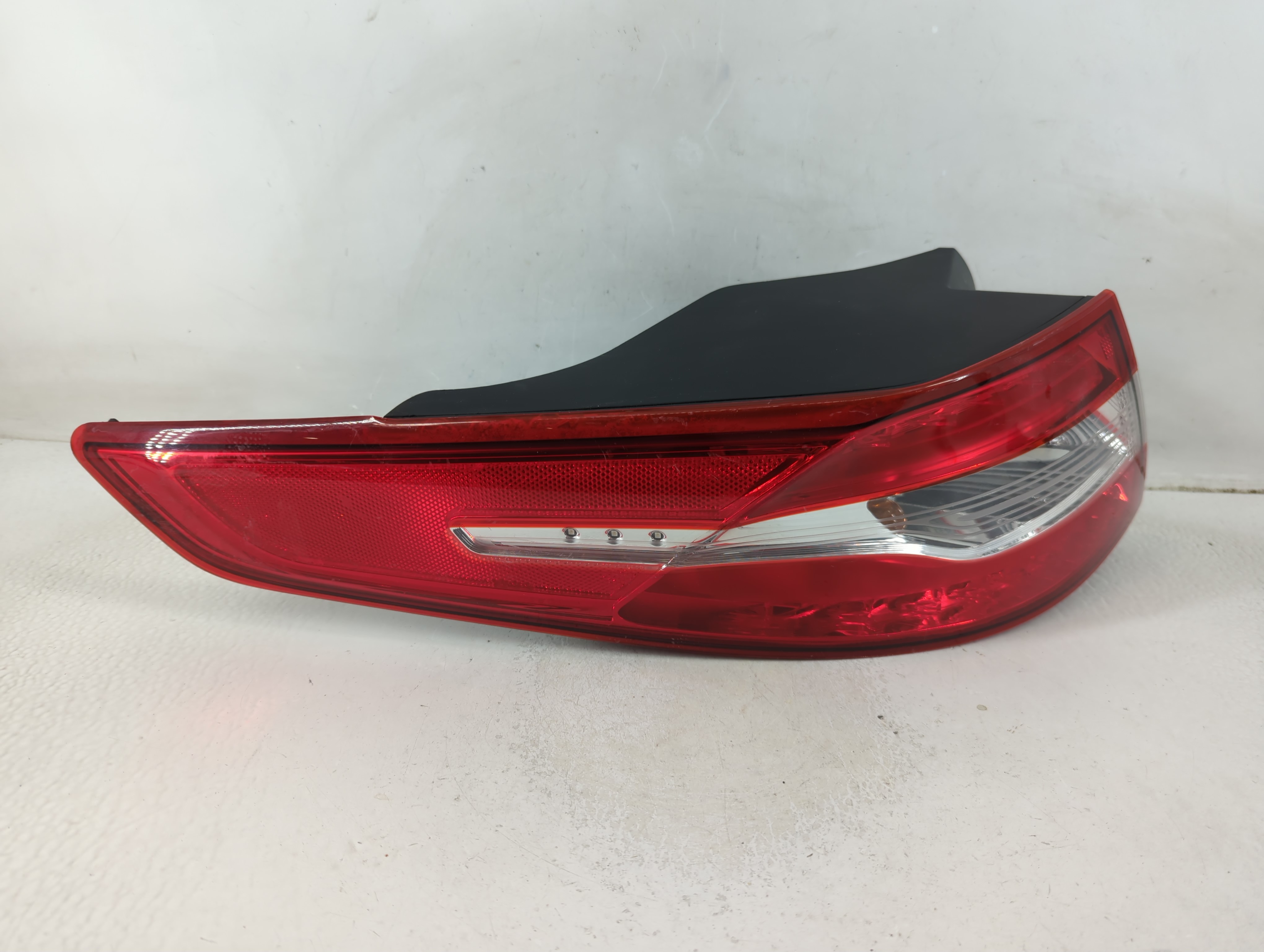 Picture of 2011-2013 Kia Optima Driver Left Side Tail Light Taillight Oem 1187632