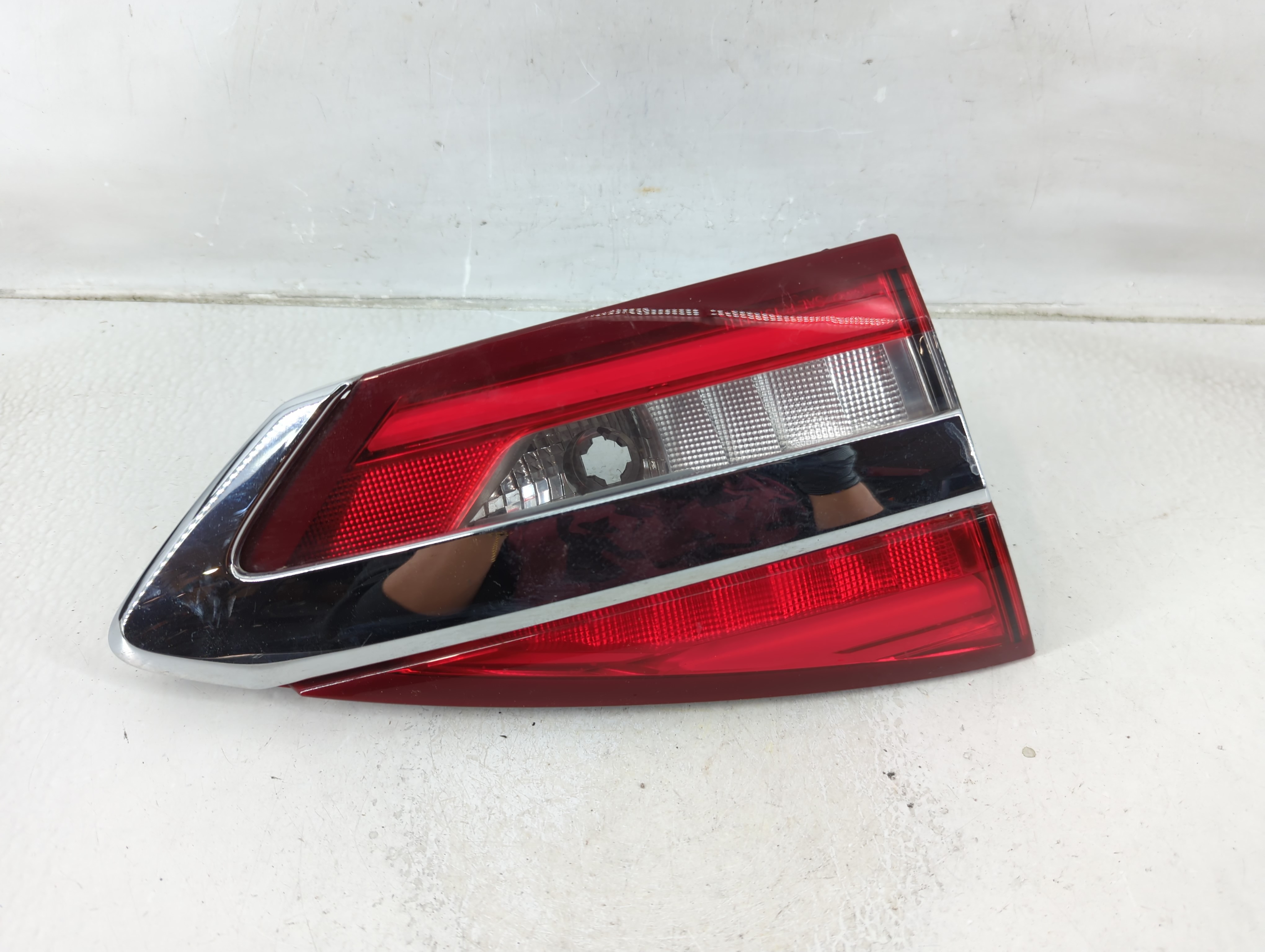 Picture of Dodge Ram 1500 Driver Left Side Tail Light Taillight Oem 1187644