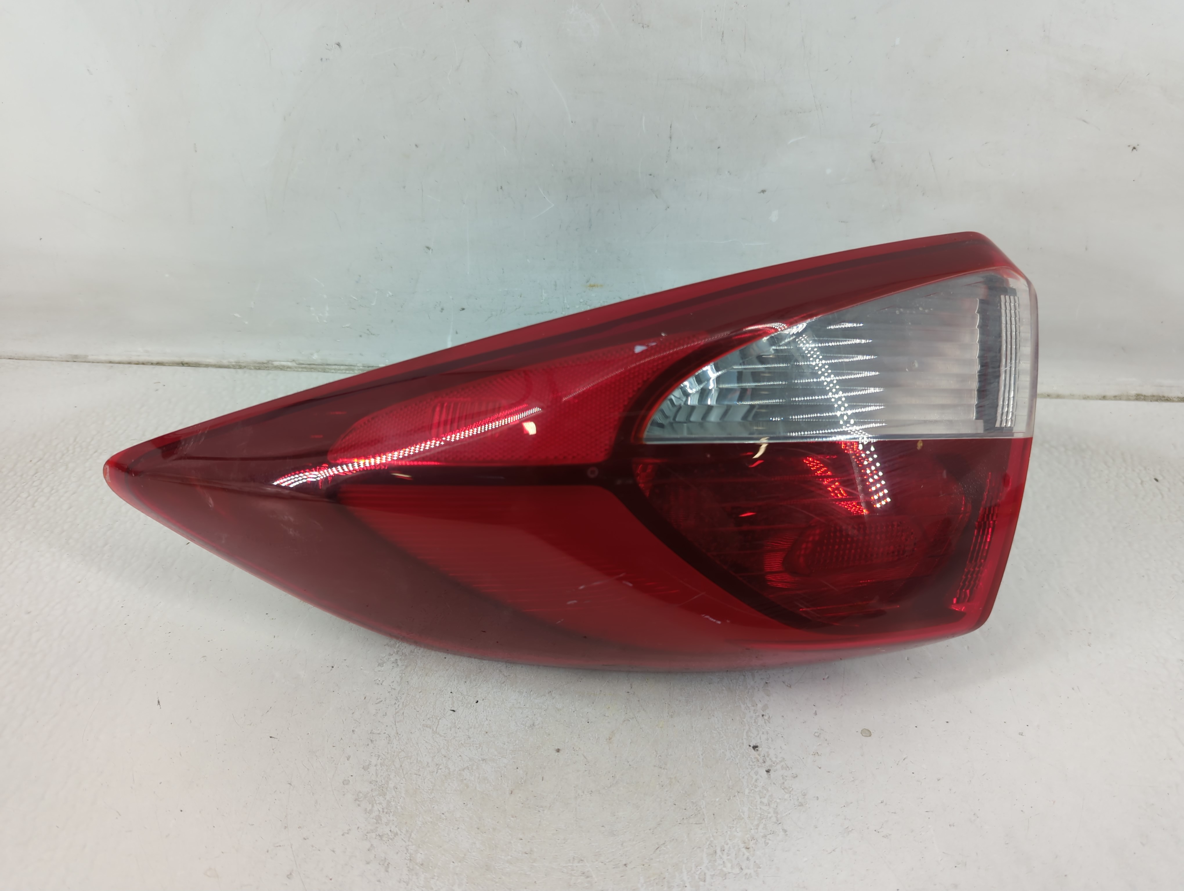 Picture of 2016-2018 Hyundai Tucson Passenger Right Side Tail Light Taillight Oem 1187645