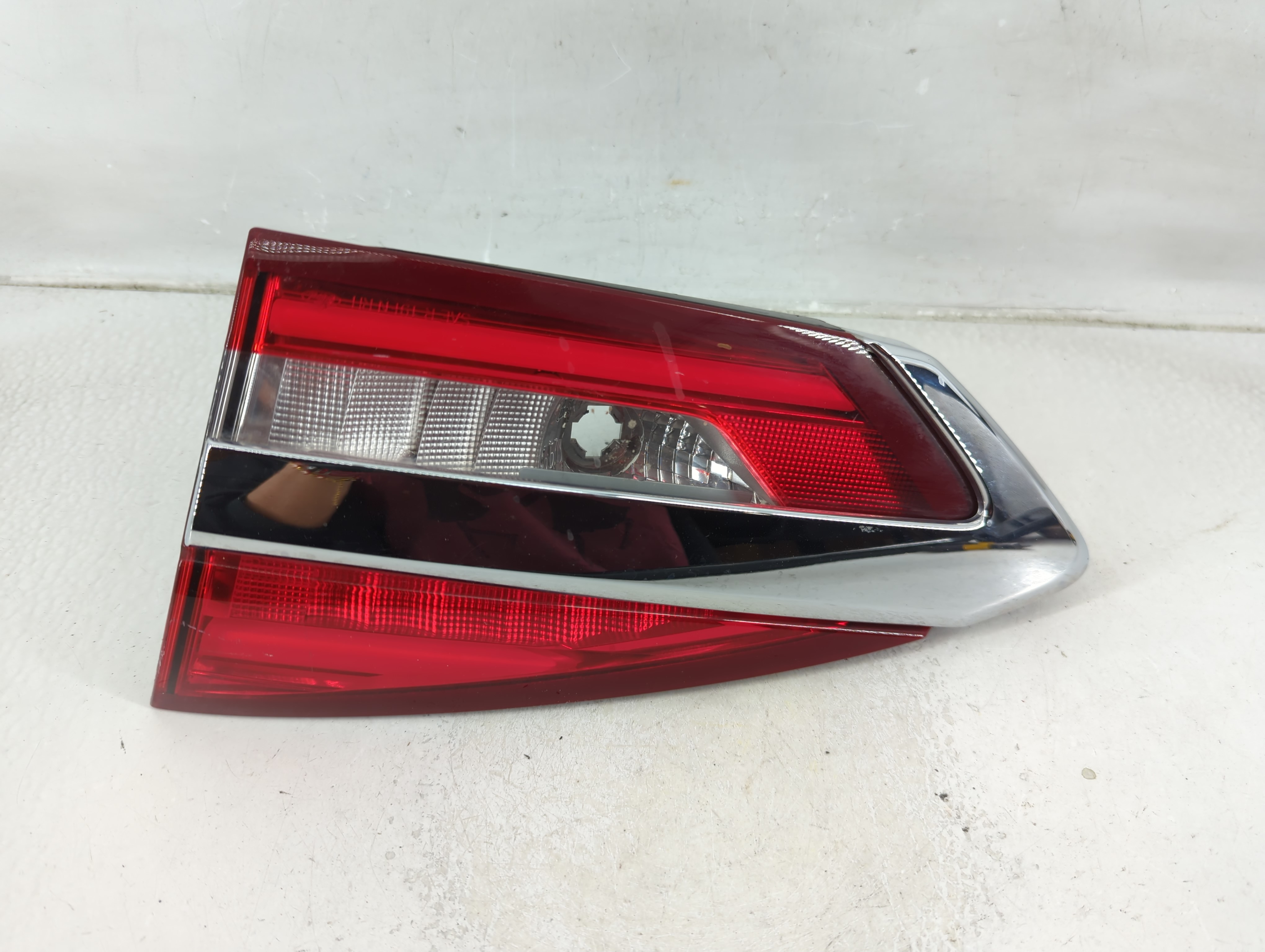 Picture of 2019-2020 Ford Fusion Passenger Right Side Tail Light Taillight Oem 1187646