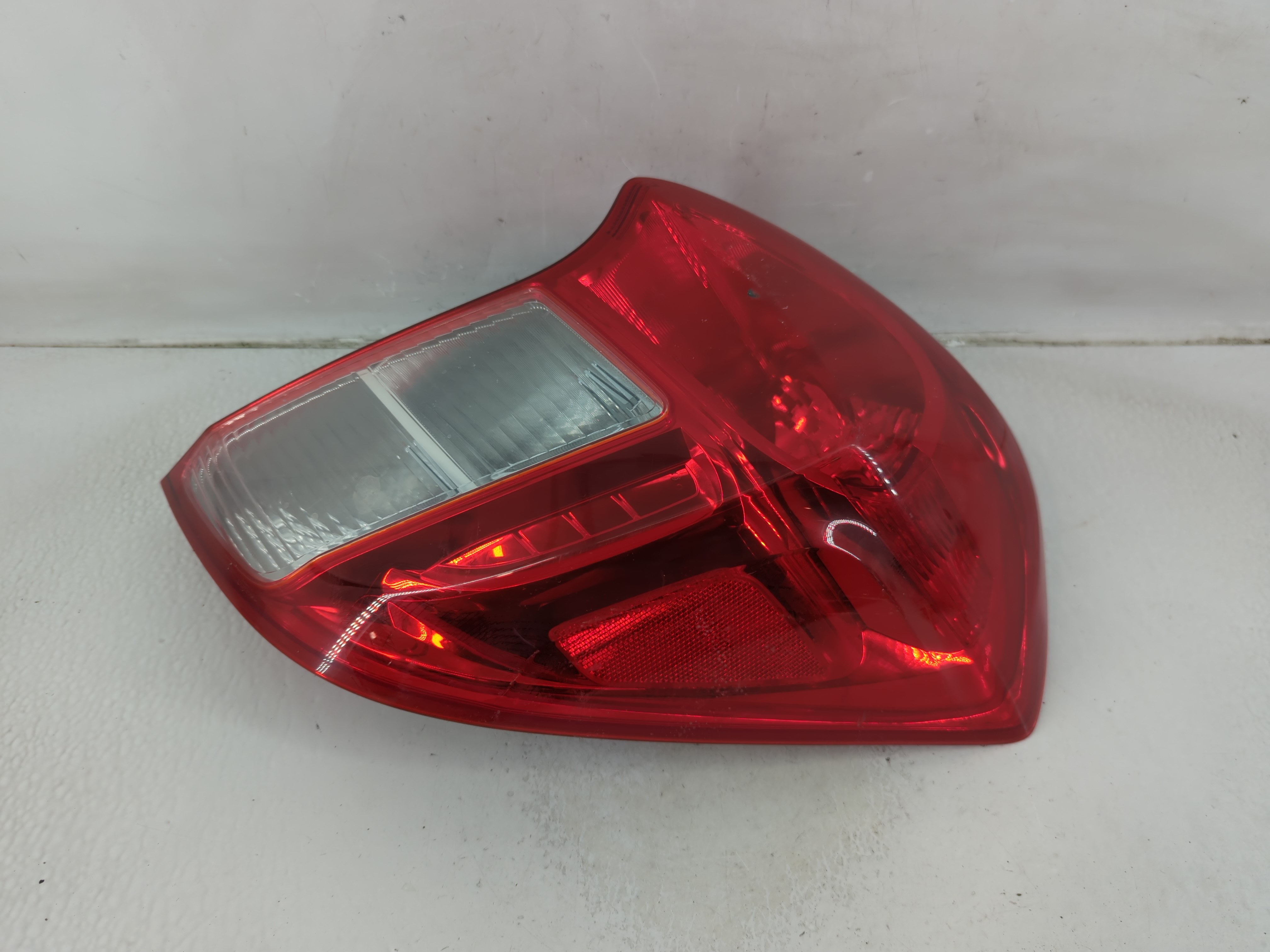 Picture of 2016-2017 Chevrolet Spark Passenger Right Side Tail Light Taillight Oem 1187652