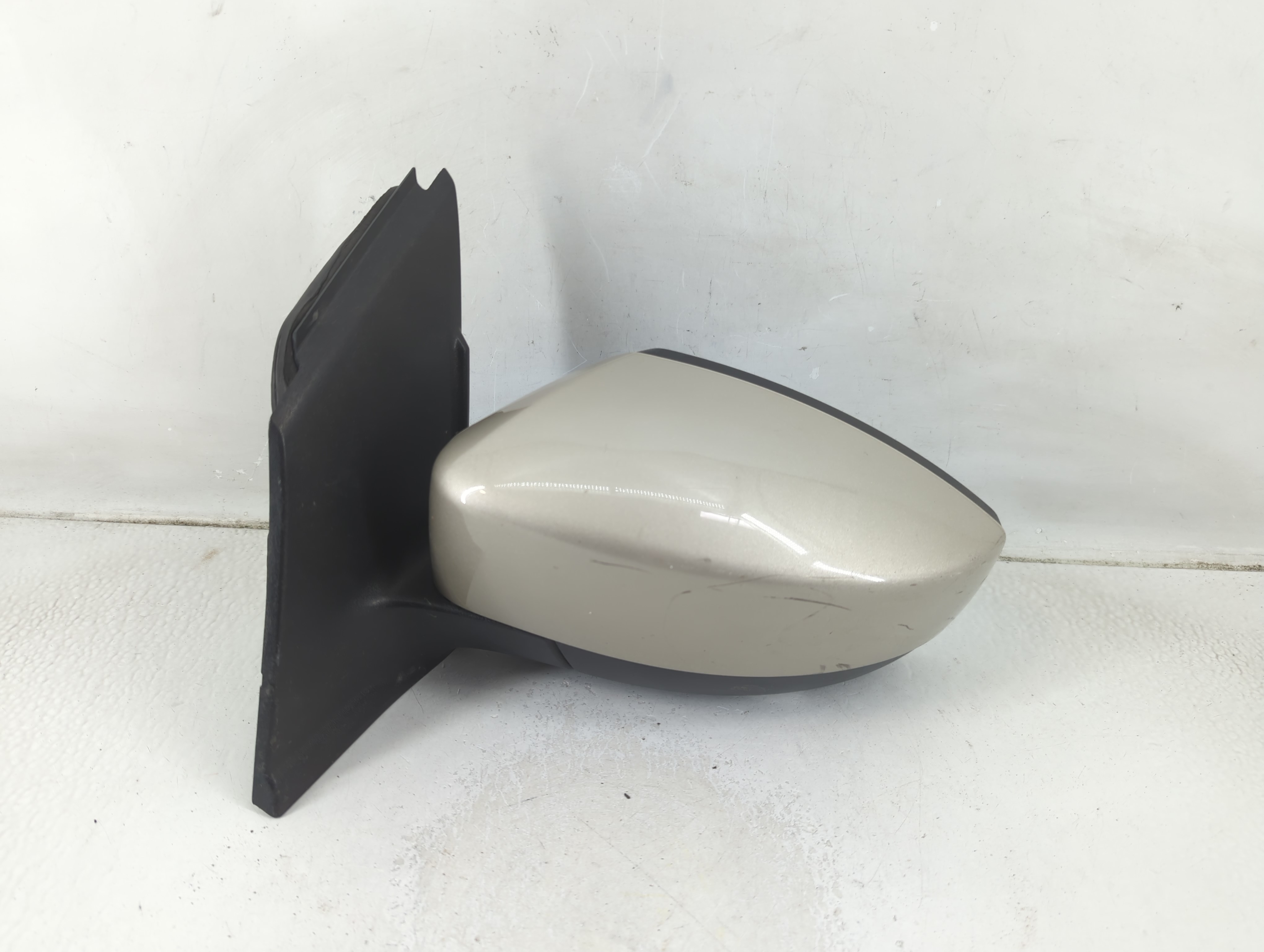 2017-2019 Ford Escape Driver Left Side View Power Door Mirror Beige 1187772 - Oemusedautoparts1.com