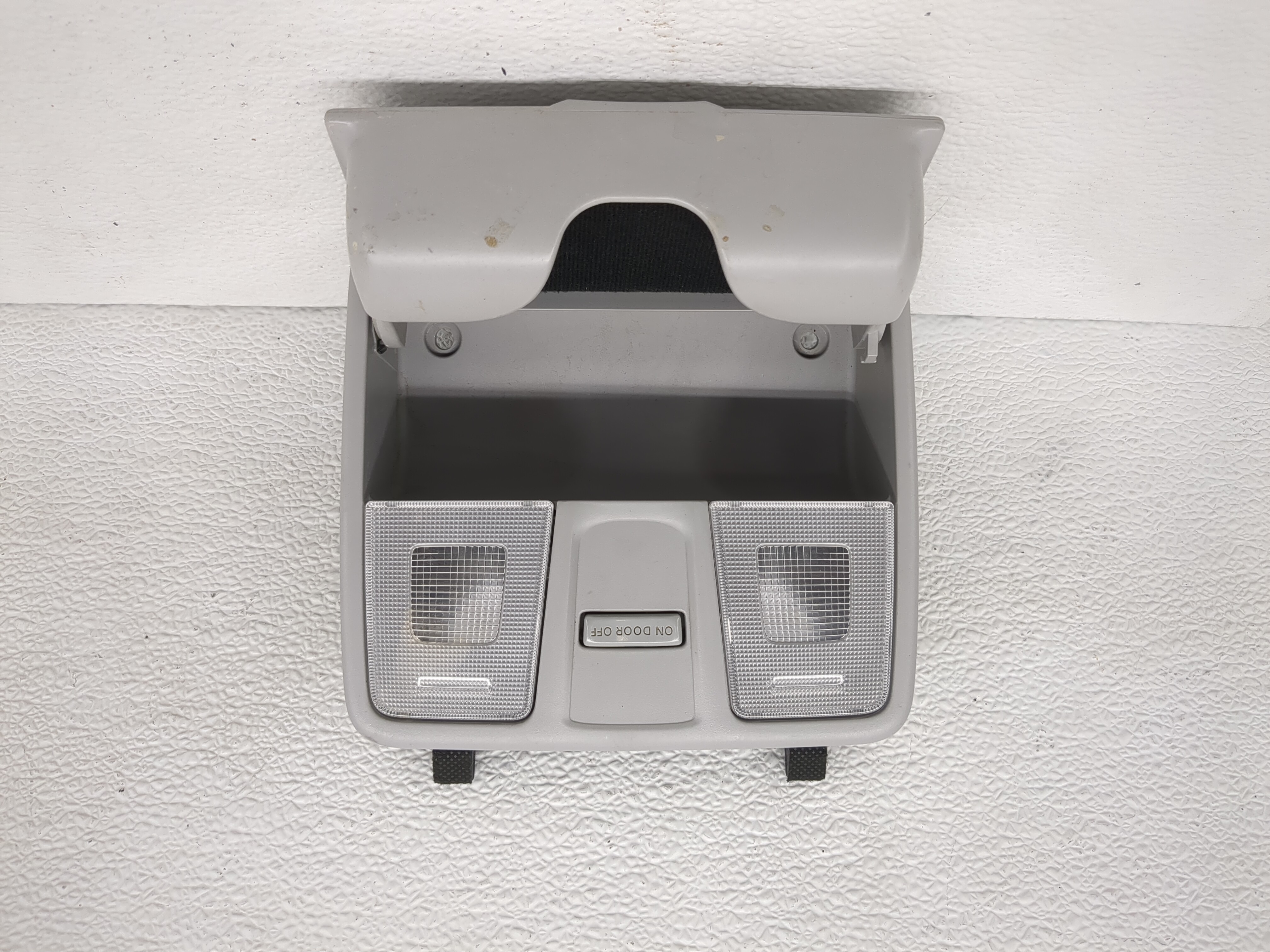 2016 Hyundai Elantra Overhead Roof Console 1187820 - Oemusedautoparts1.com