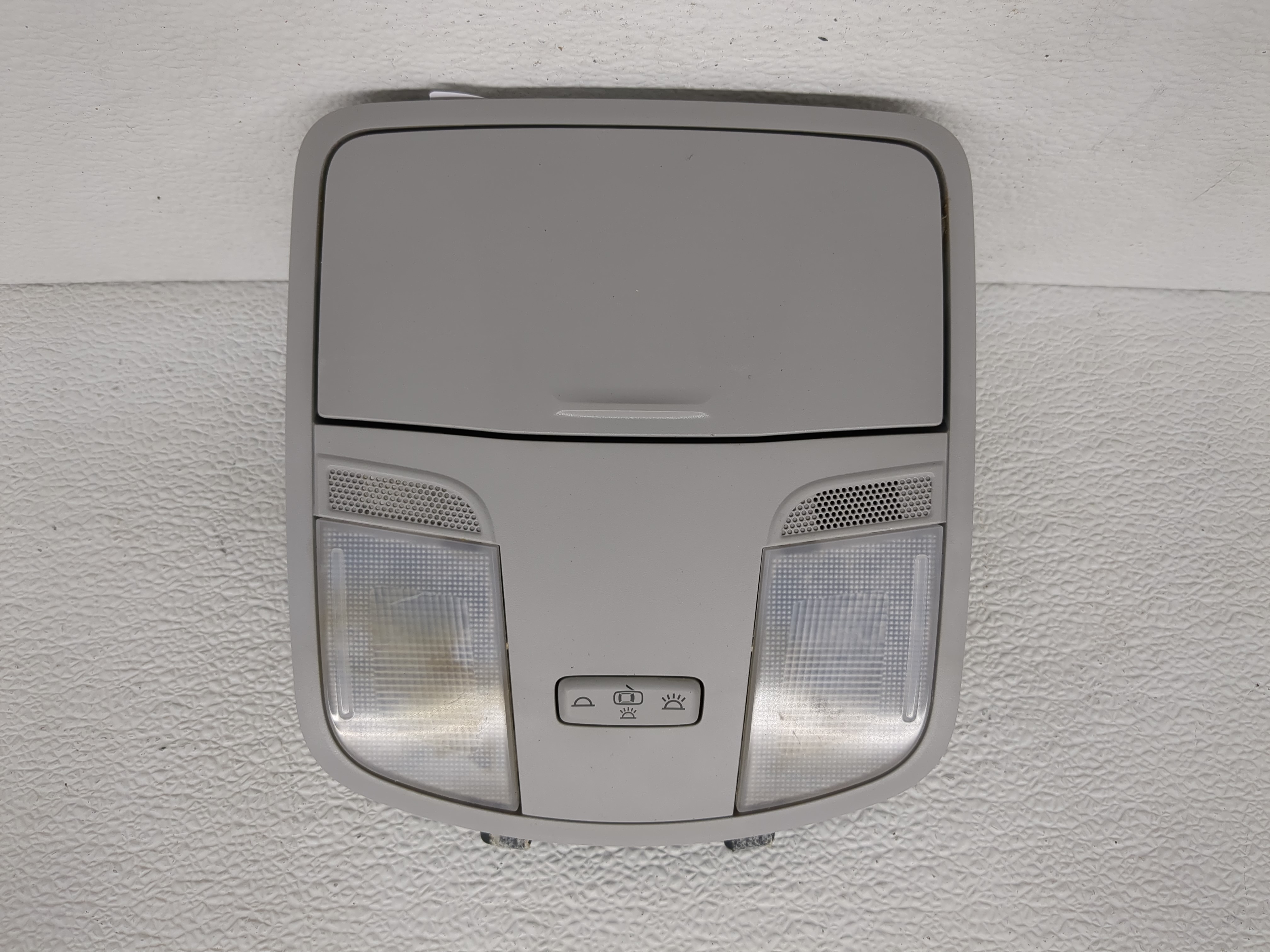 2022 Hyundai Kona Overhead Roof Console 1187825 - Oemusedautoparts1.com