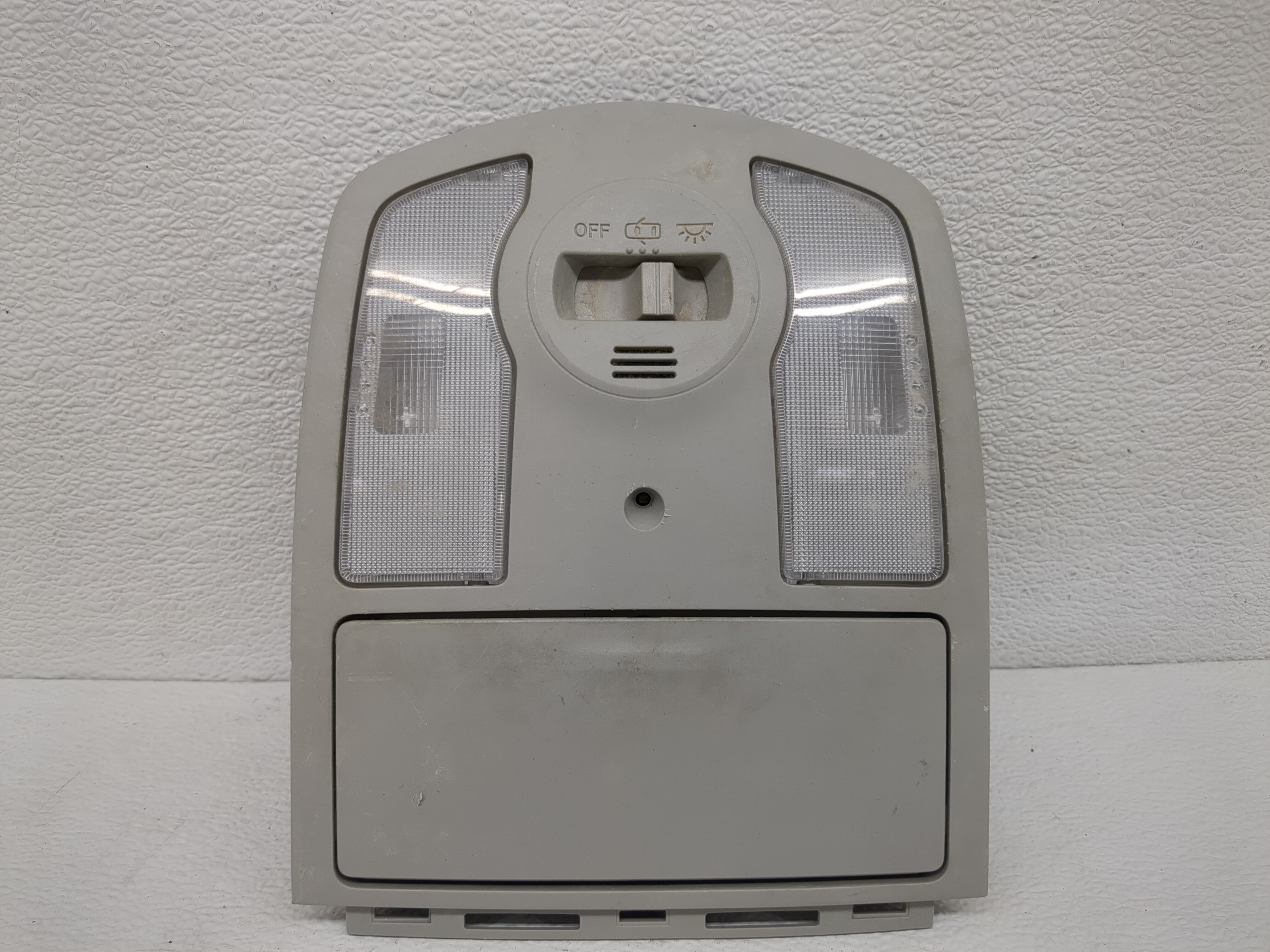 2015 Toyota Prius Overhead Roof Console 1187839 - Oemusedautoparts1.com