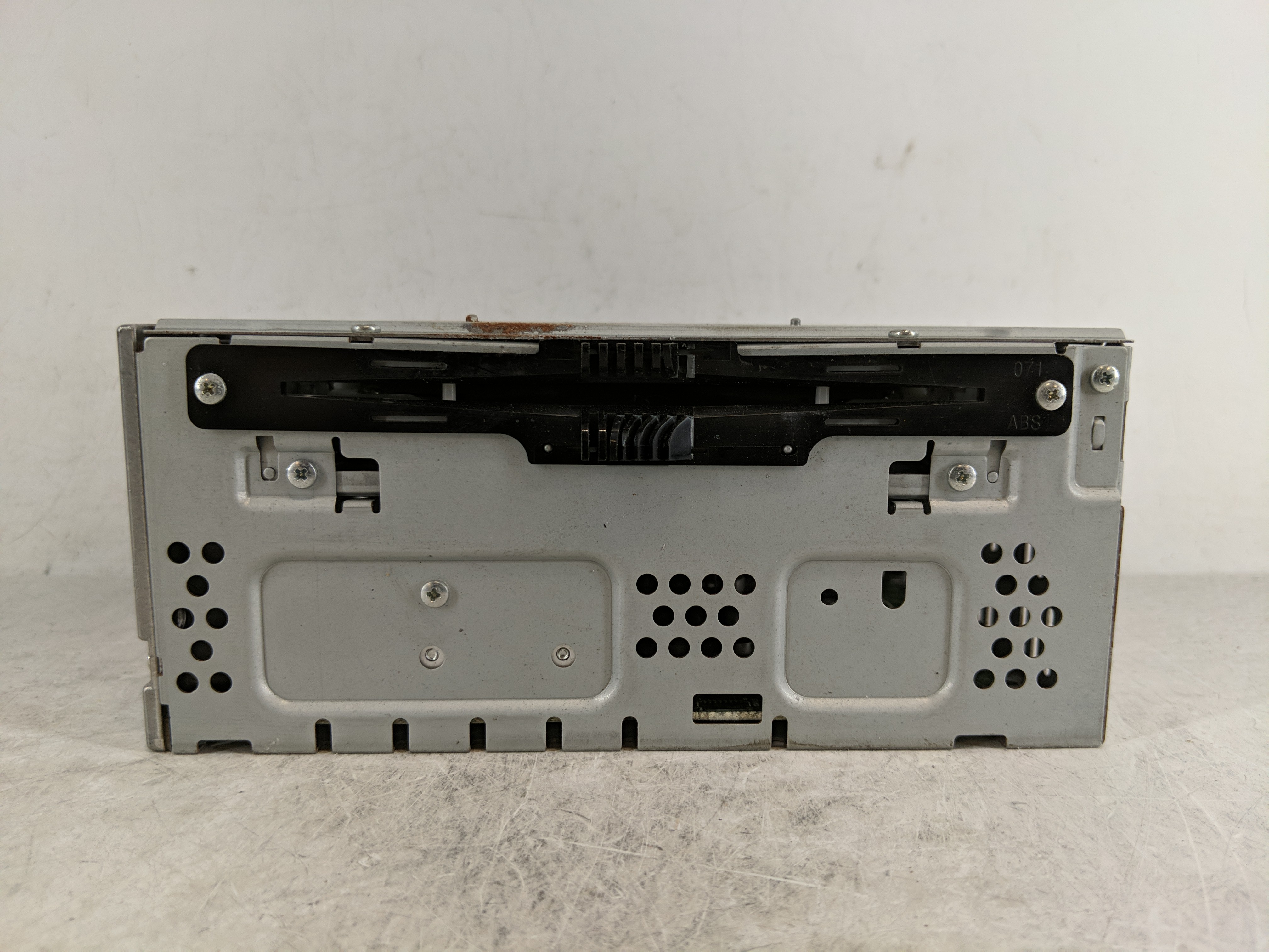 2013-2014 Ford Taurus Am Fm Cd Player Radio Receiver 1187927 - Oemusedautoparts1.com