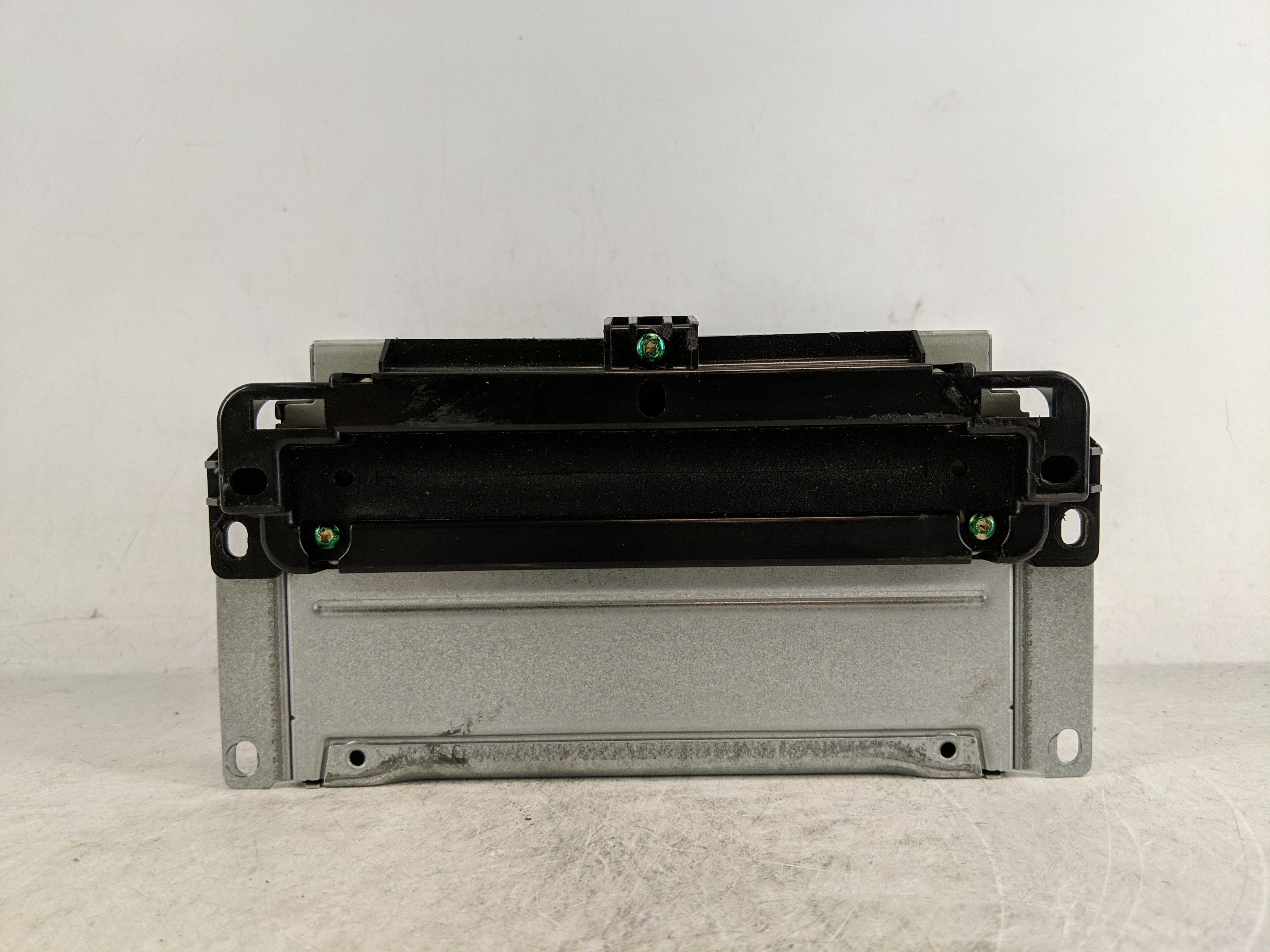 2012-2012 Dodge Charger Am Fm Cd Player Radio Receiver 1187930 - Oemusedautoparts1.com