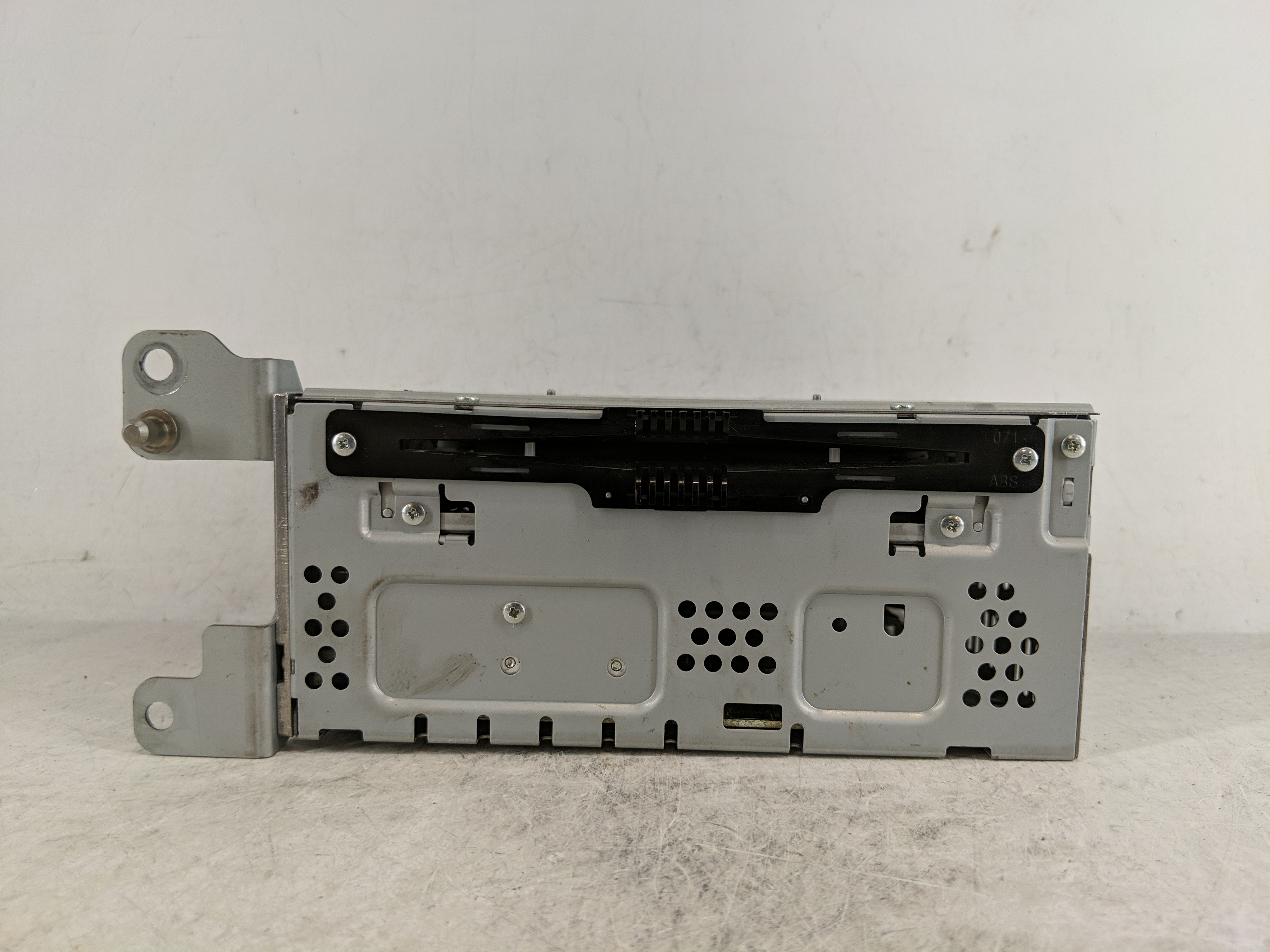 2013-2015 Ford Fusion Am Fm Cd Player Radio Receiver 1187936 - Oemusedautoparts1.com