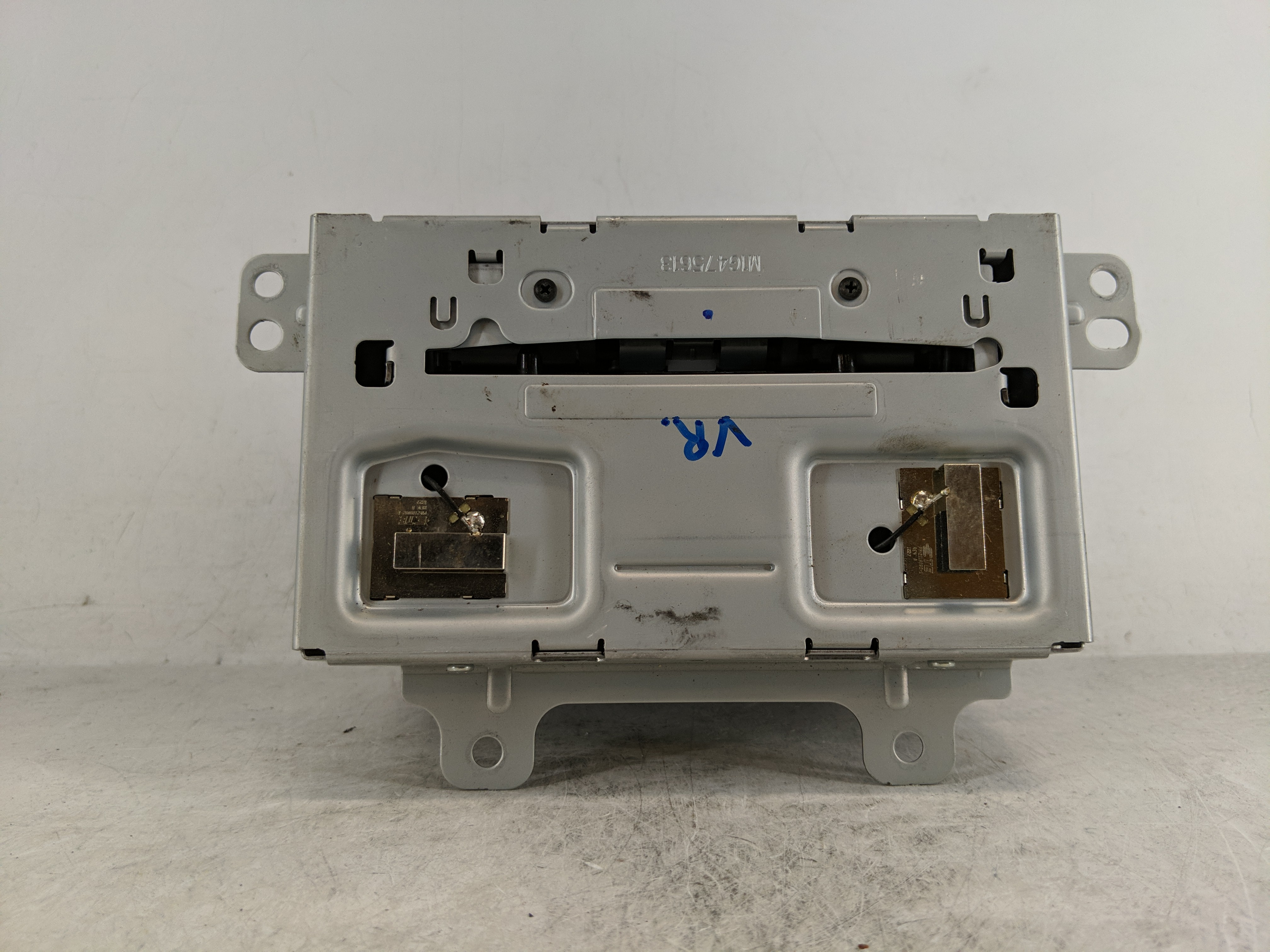 2013-2013 Buick Lacrosse Am Fm Cd Player Radio Receiver 1187950 - Oemusedautoparts1.com