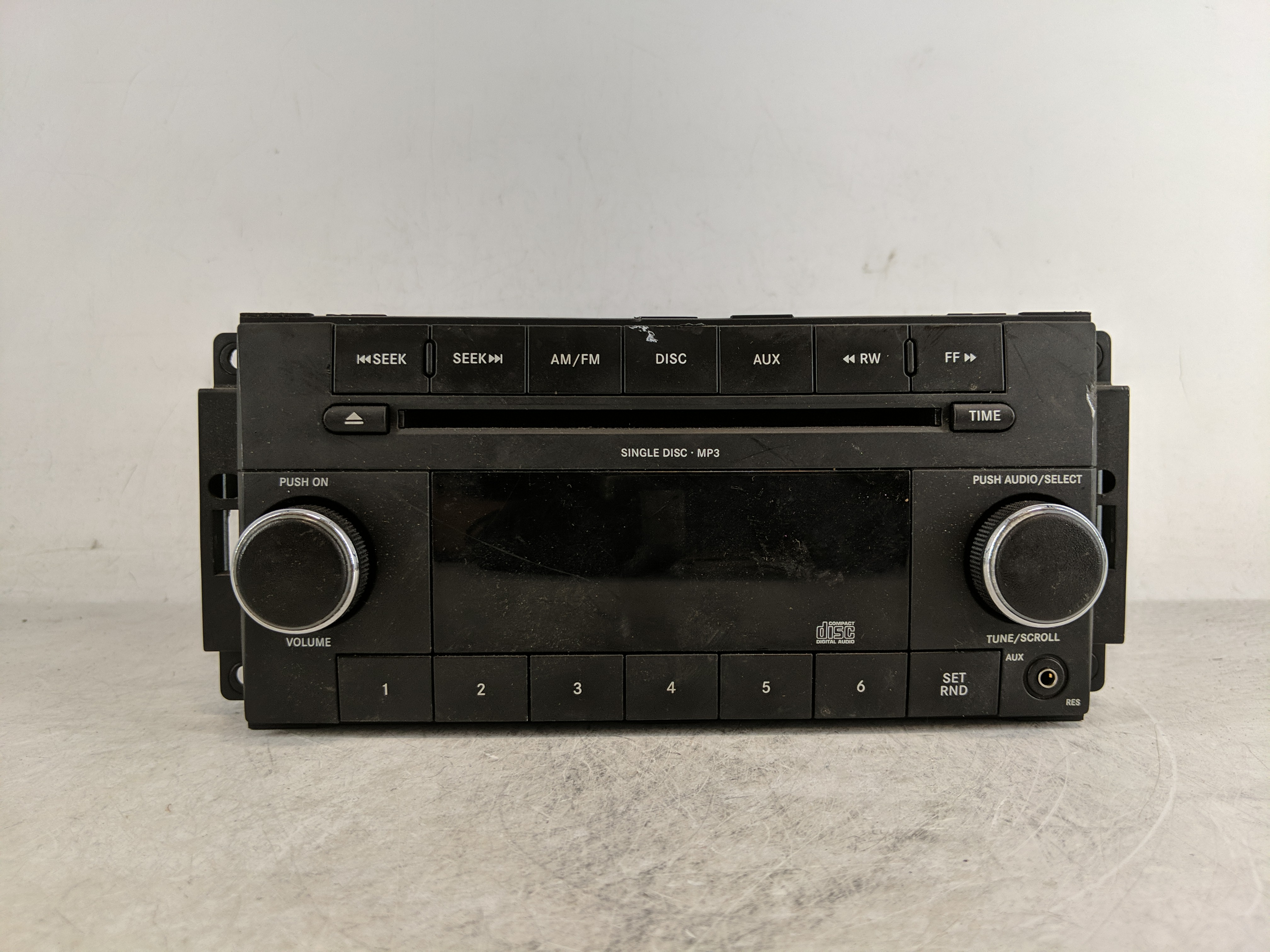 2008-2010 Chrysler 300 Am Fm Cd Player Radio Receiver 1187957 - Oemusedautoparts1.com