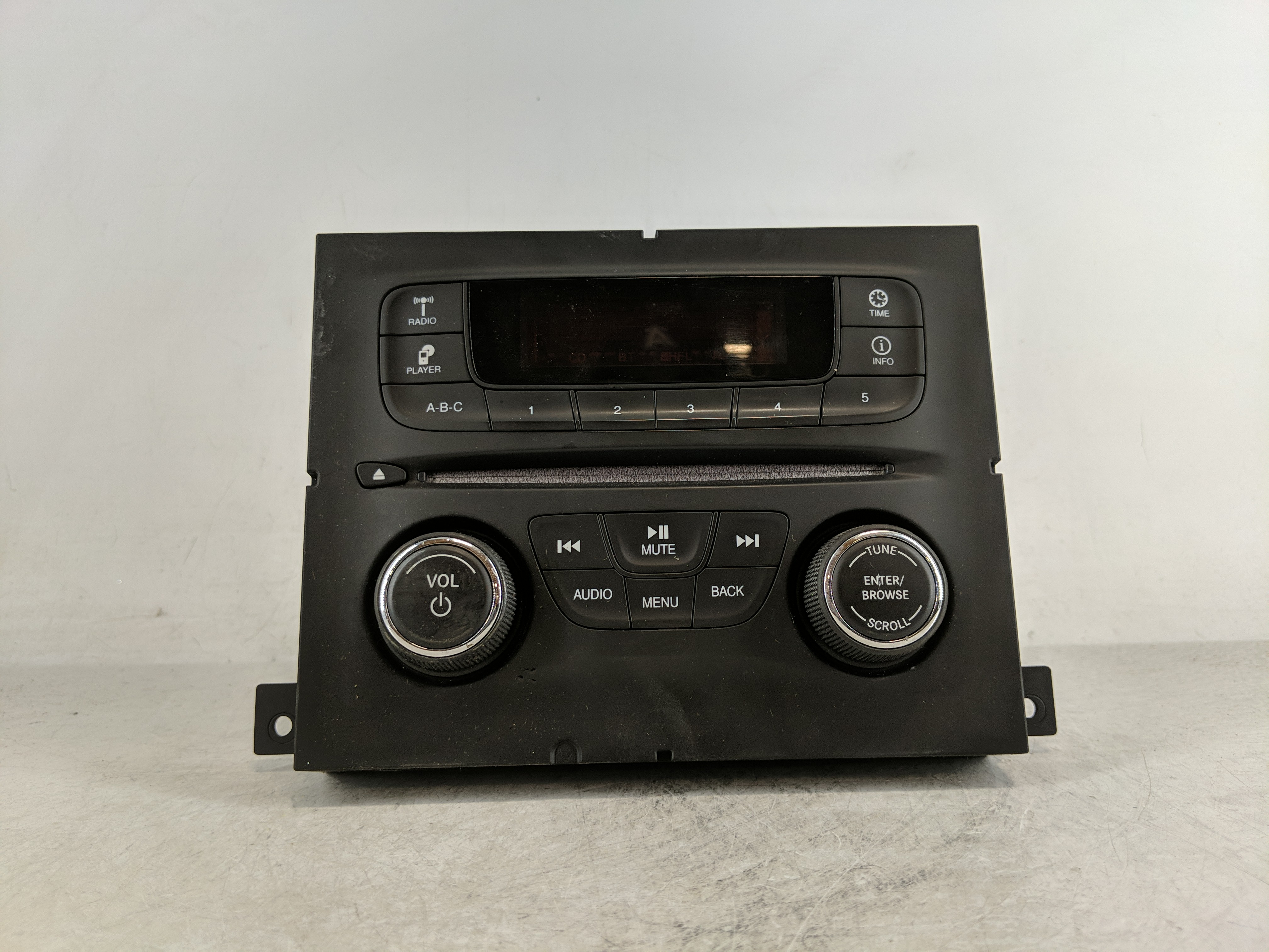 2013-2014 Dodge Dart Am Fm Cd Player Radio Receiver 1188028 - Oemusedautoparts1.com