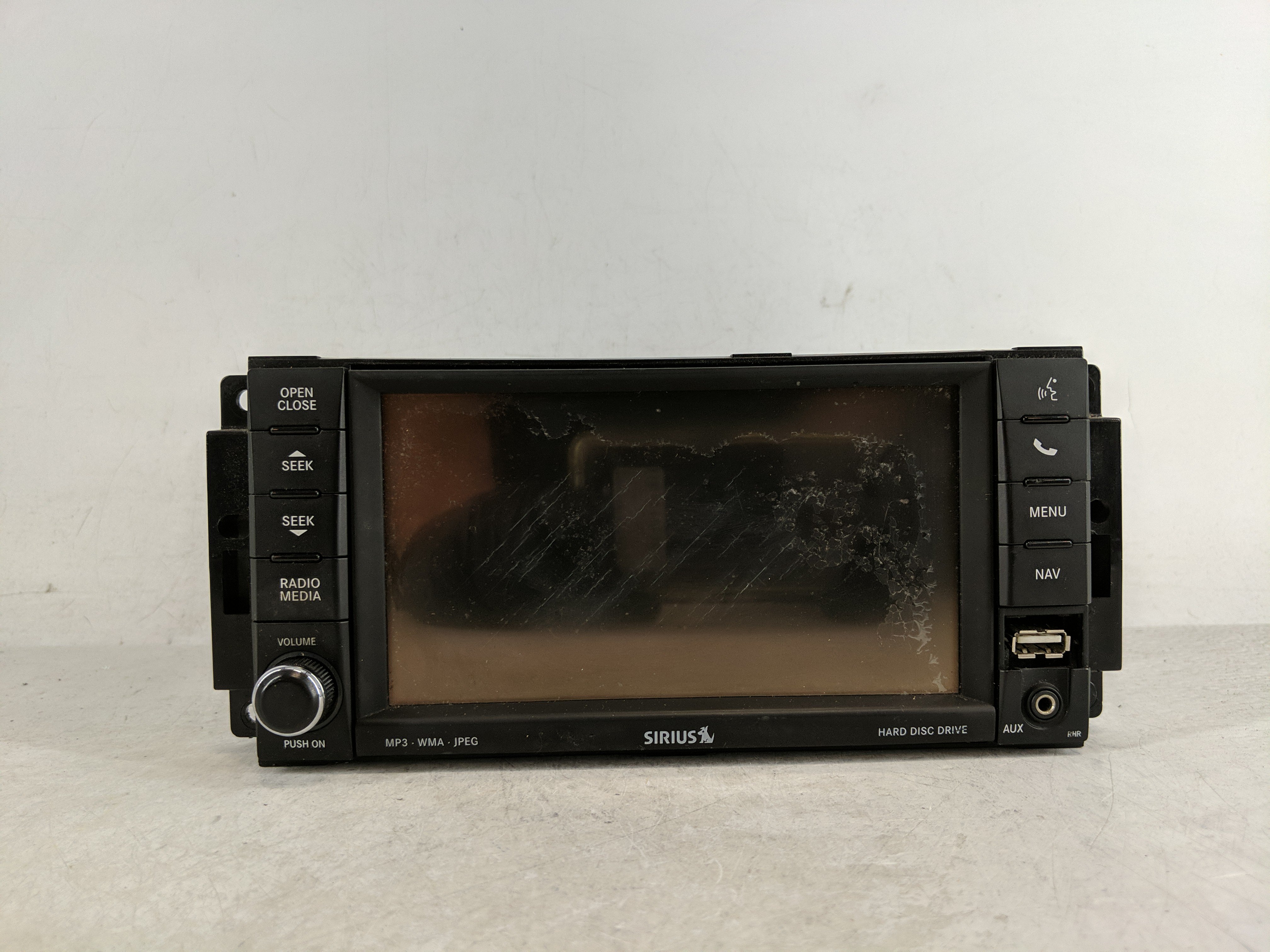 Picture of 2012-2016 Chrysler Town & Country Am Fm Cd Player Radio Receiver 1188041