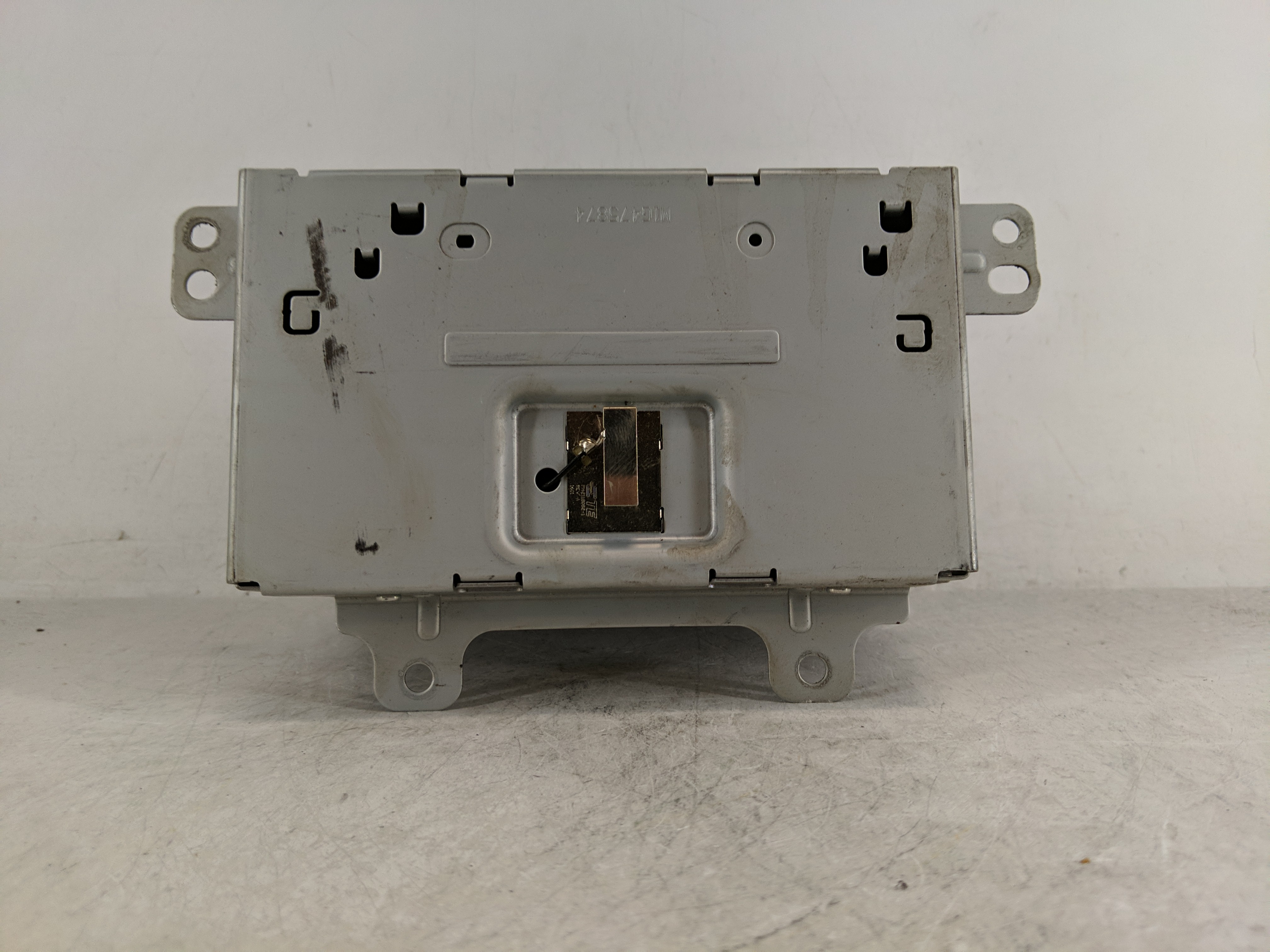 2016-2017 Chevrolet Equinox Am Fm Cd Player Radio Receiver 1188046 - Oemusedautoparts1.com