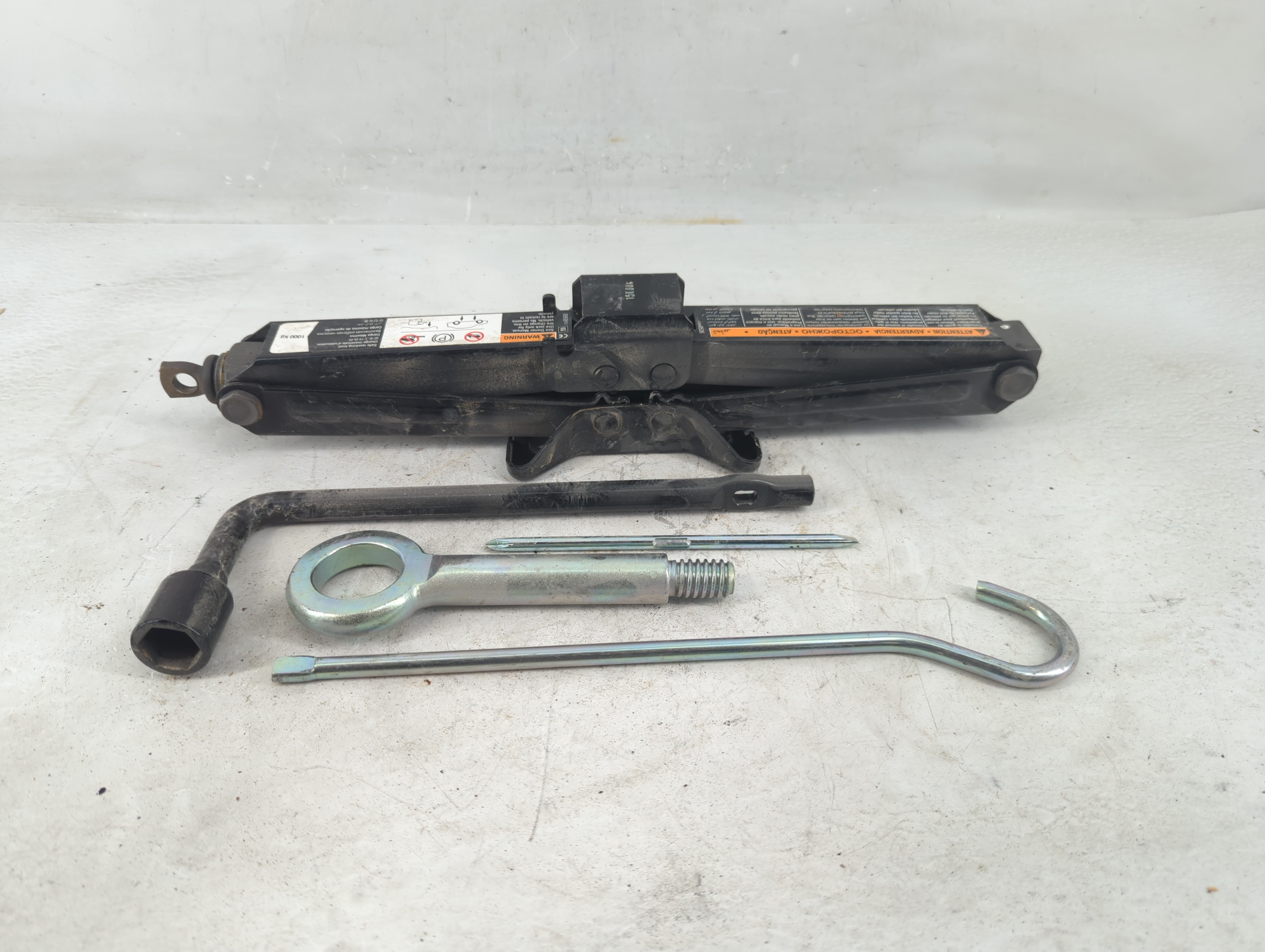 2016 Chevrolet Spark Spare Scissor Car Jack 1188151 - Oemusedautoparts1.com
