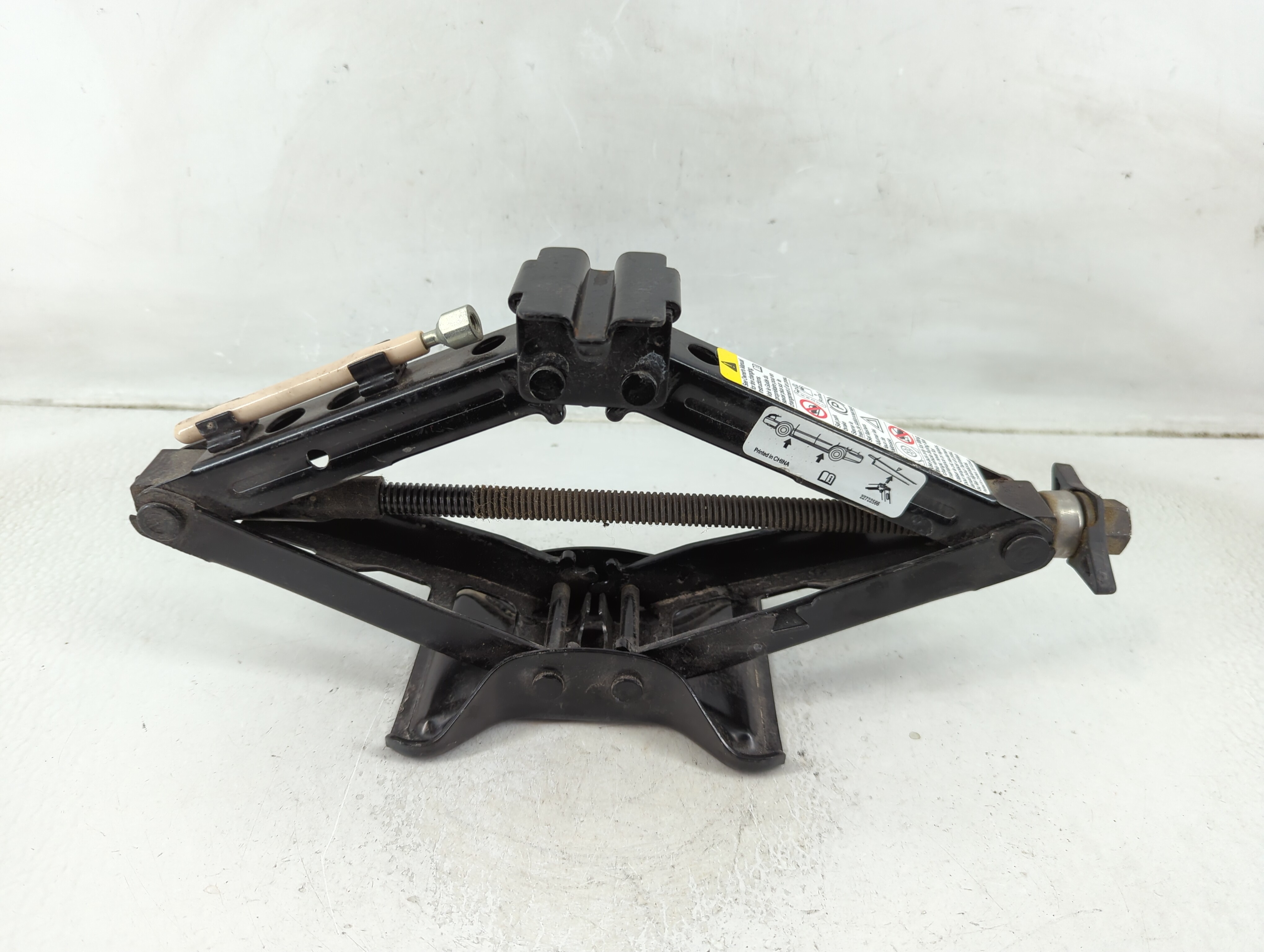 2010 Pontiac G6 Spare Scissor Car Jack 1188159 - Oemusedautoparts1.com