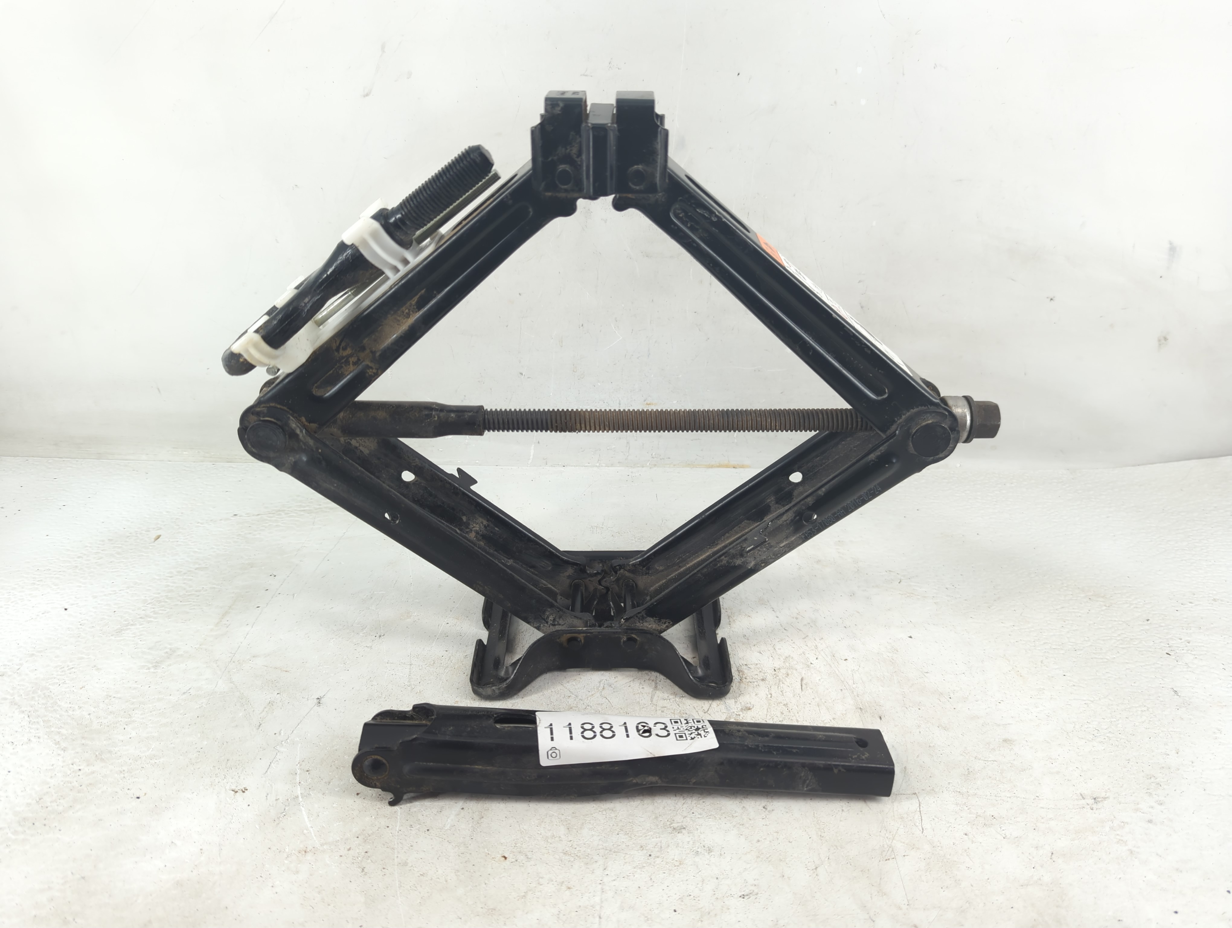 2016 Ford Explorer Spare Scissor Car Jack 1188163 - Oemusedautoparts1.com