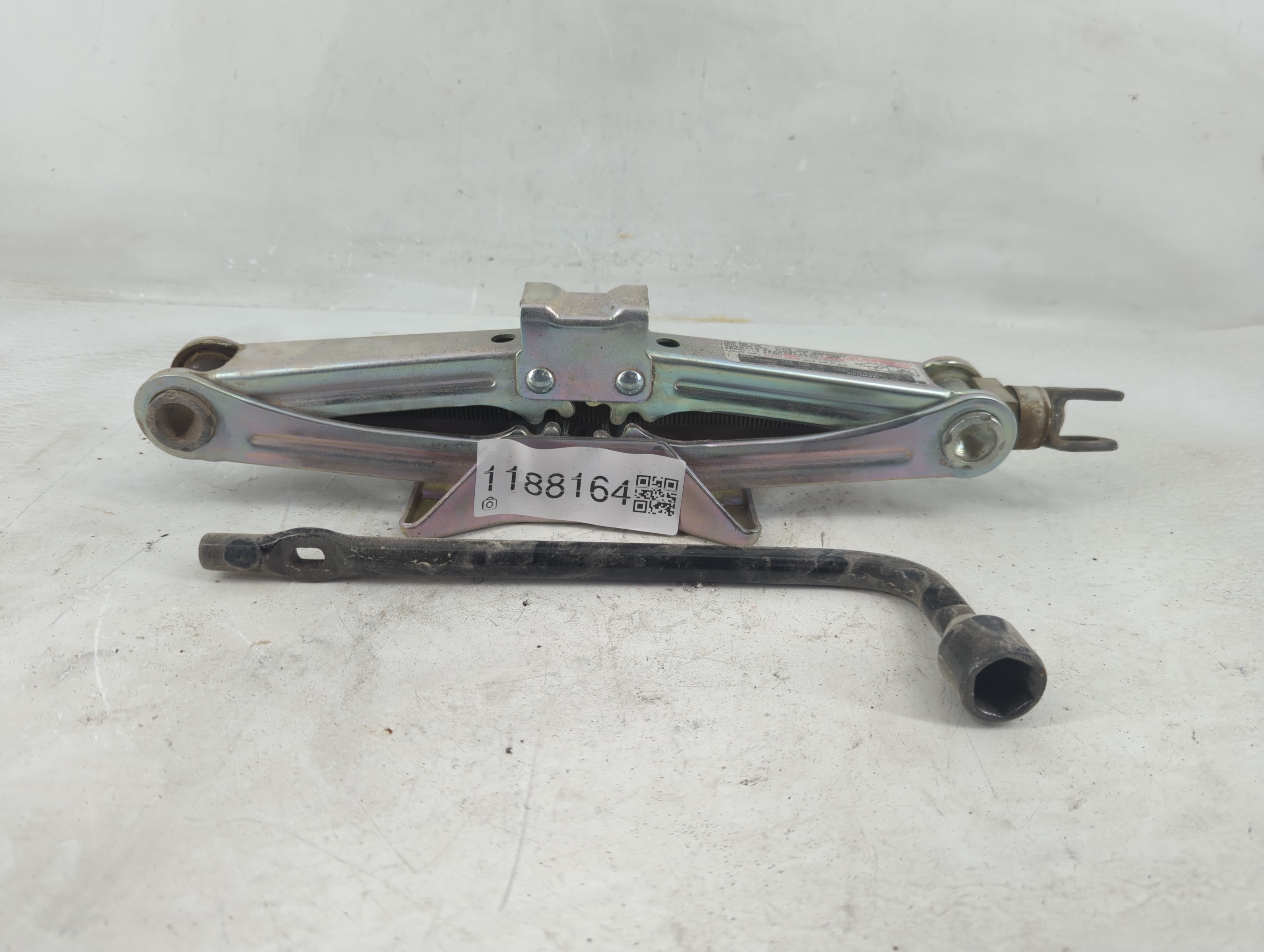2017 Honda Accord Spare Scissor Car Jack 1188164 - Oemusedautoparts1.com