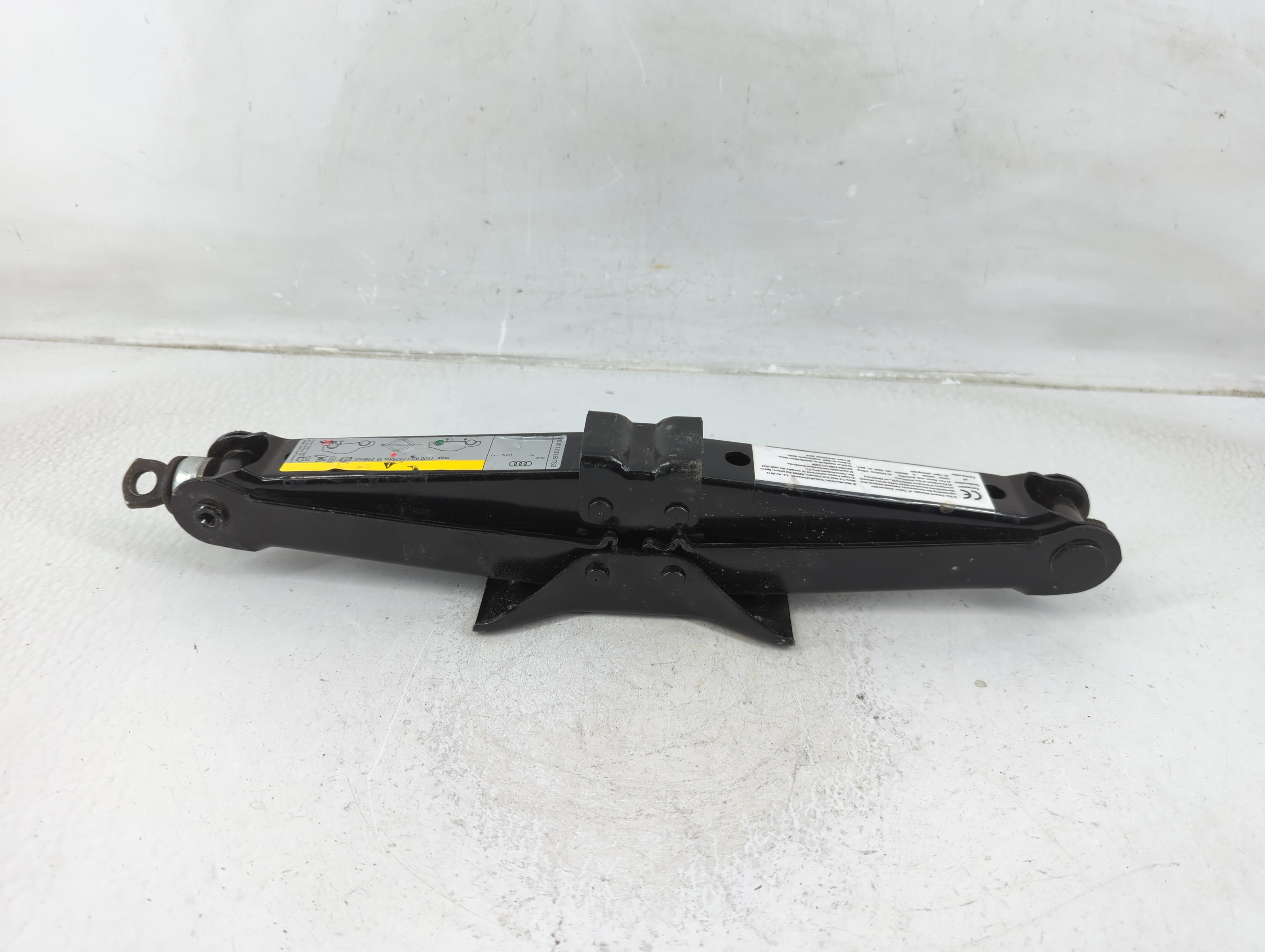 2016 Audi A3 Spare Scissor Car Jack 1188168 - Oemusedautoparts1.com