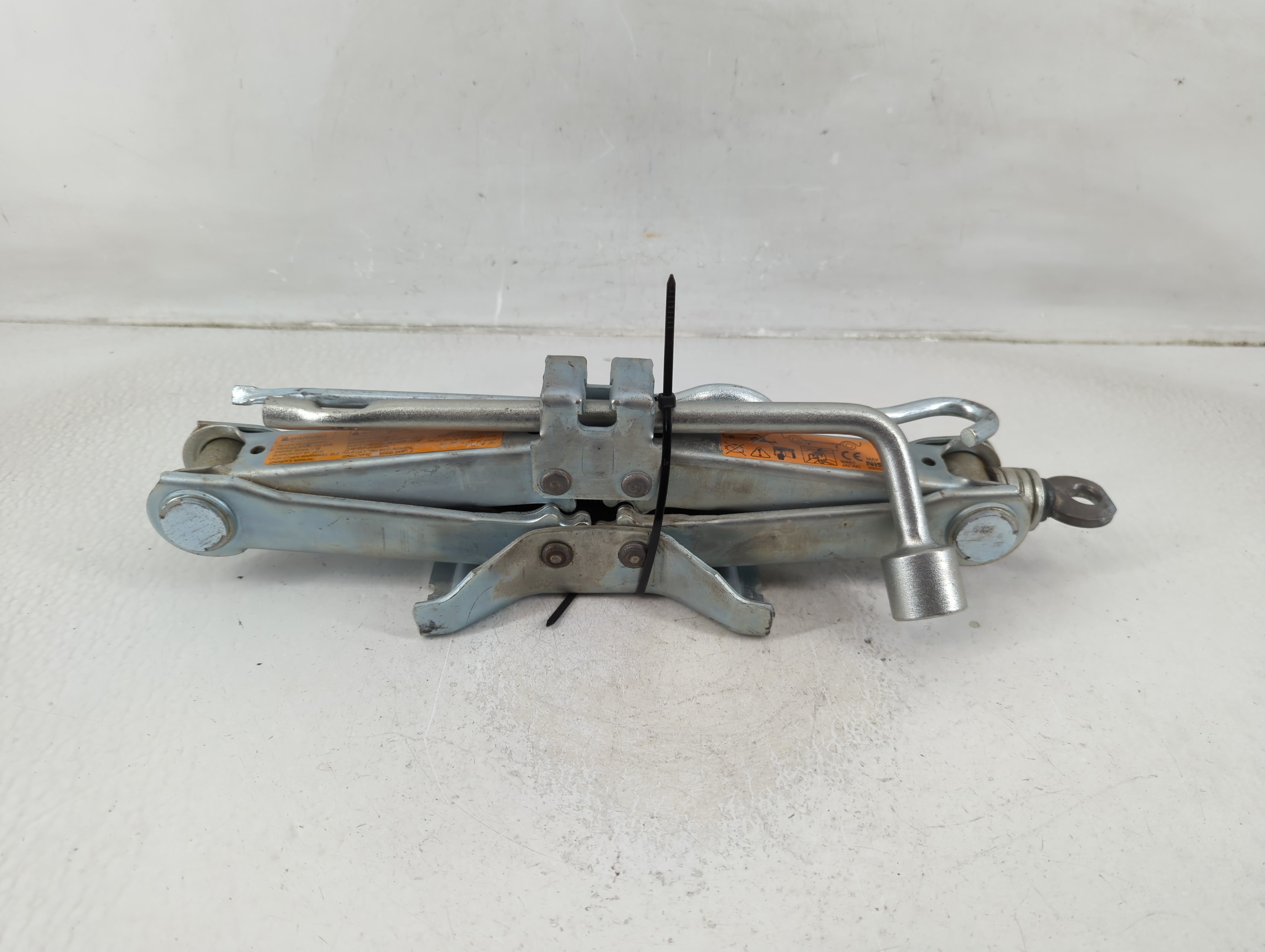 Picture of 2018 Infiniti Q70 Spare Scissor Car Jack 1188169