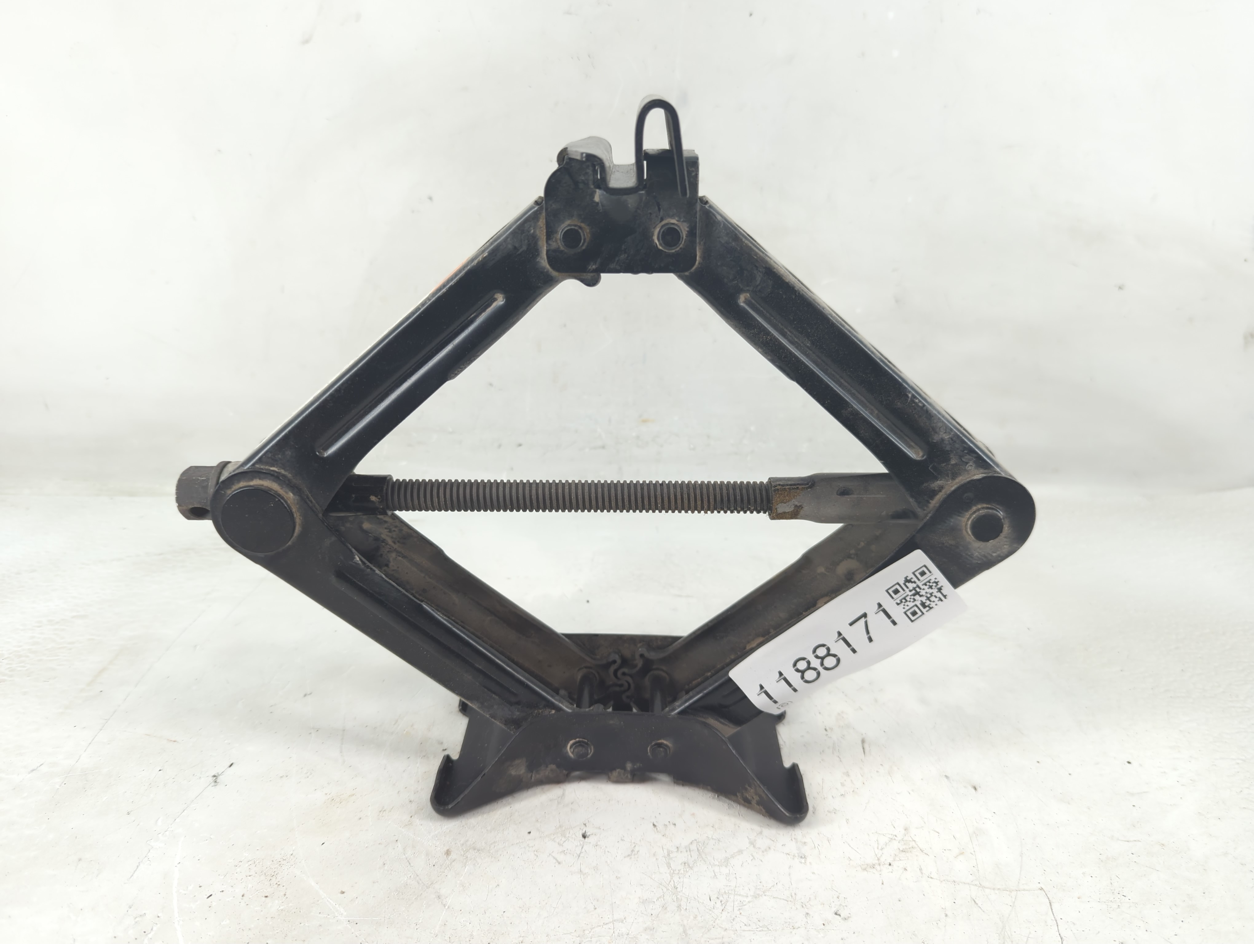 2017 Ford Focus Spare Scissor Car Jack 1188171 - Oemusedautoparts1.com