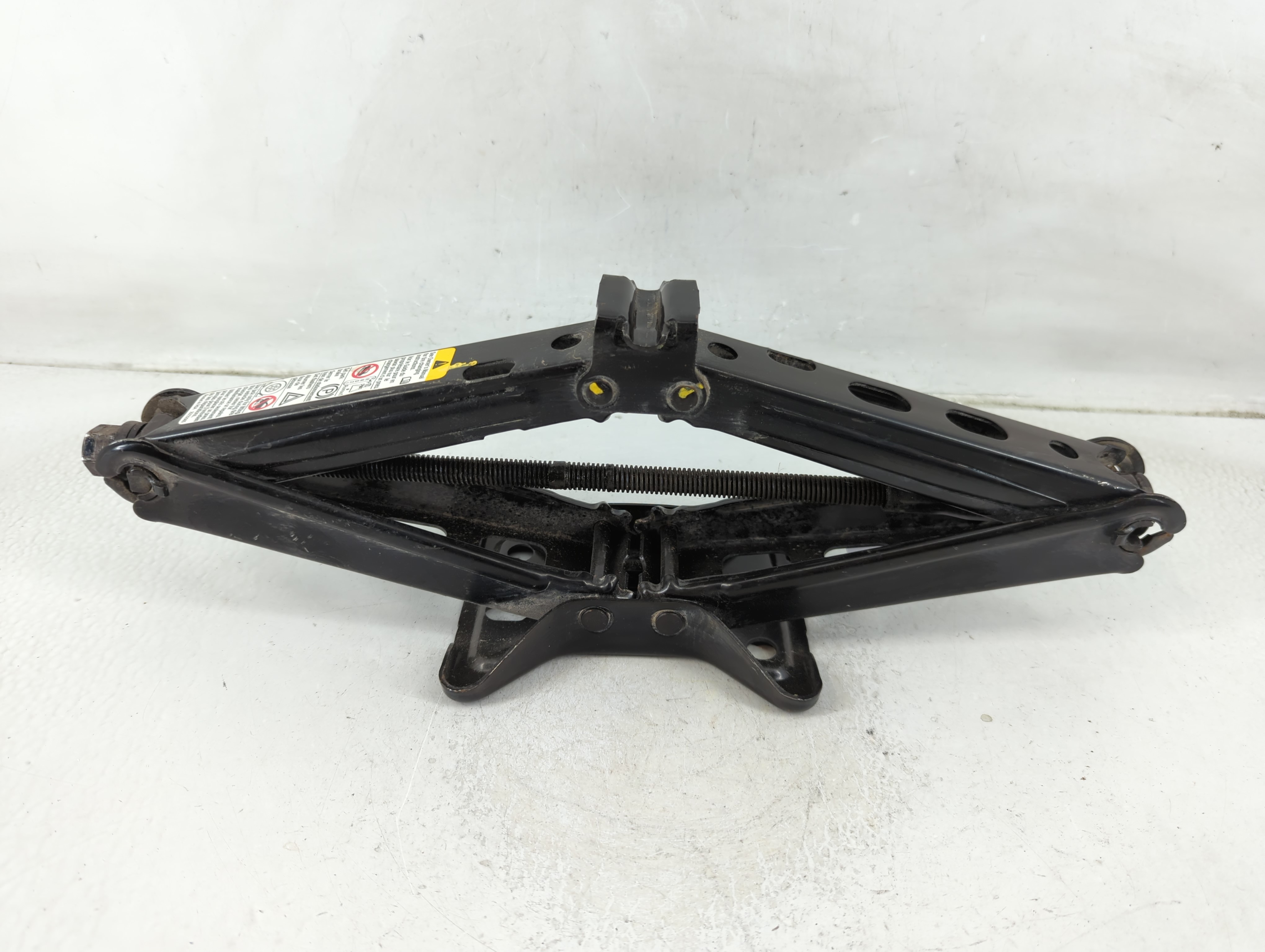 Picture of 2013 Chevrolet Impala Spare Scissor Car Jack 1188173
