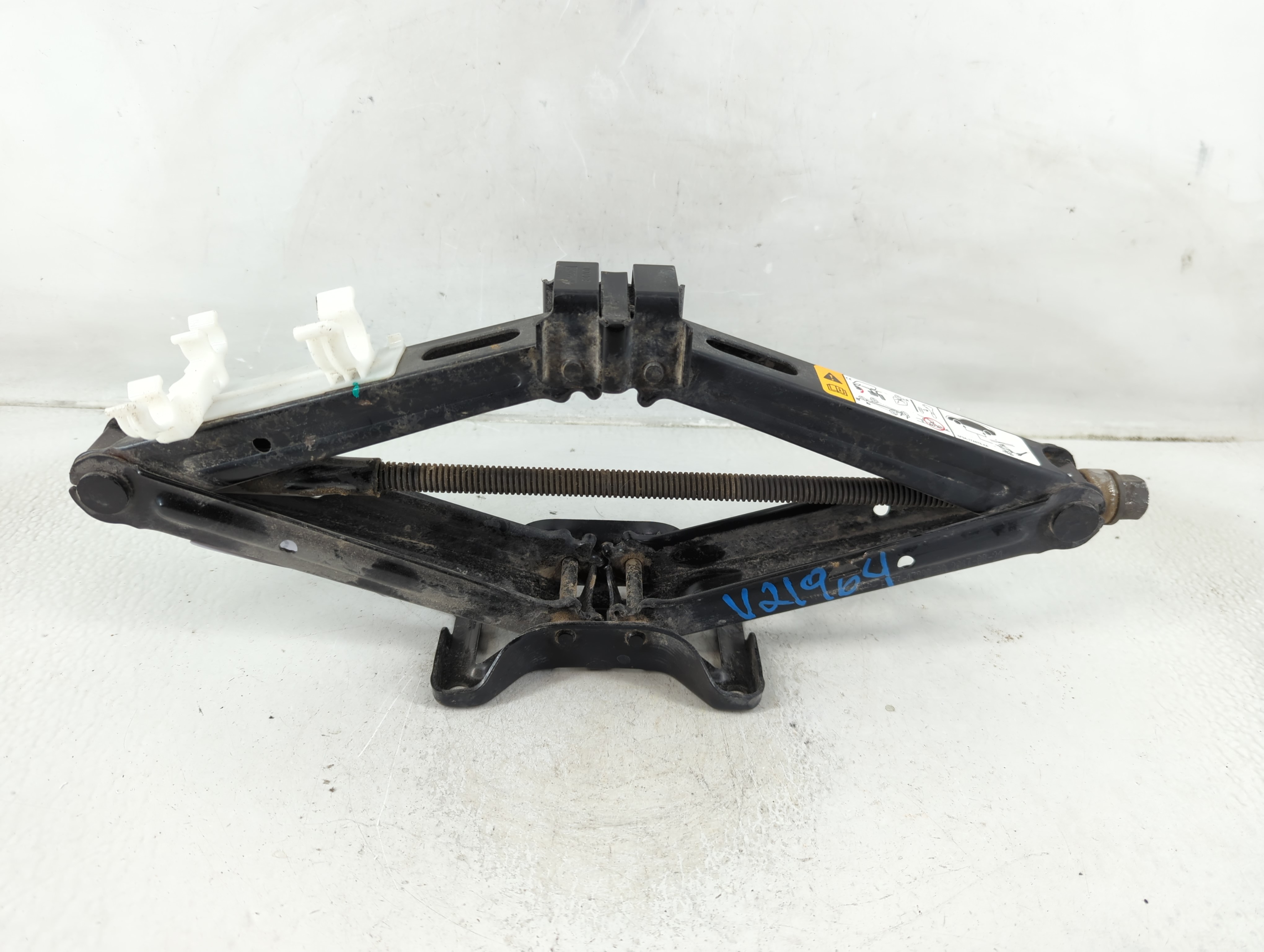 2018 Ford Explorer Spare Scissor Car Jack 1188179 - Oemusedautoparts1.com