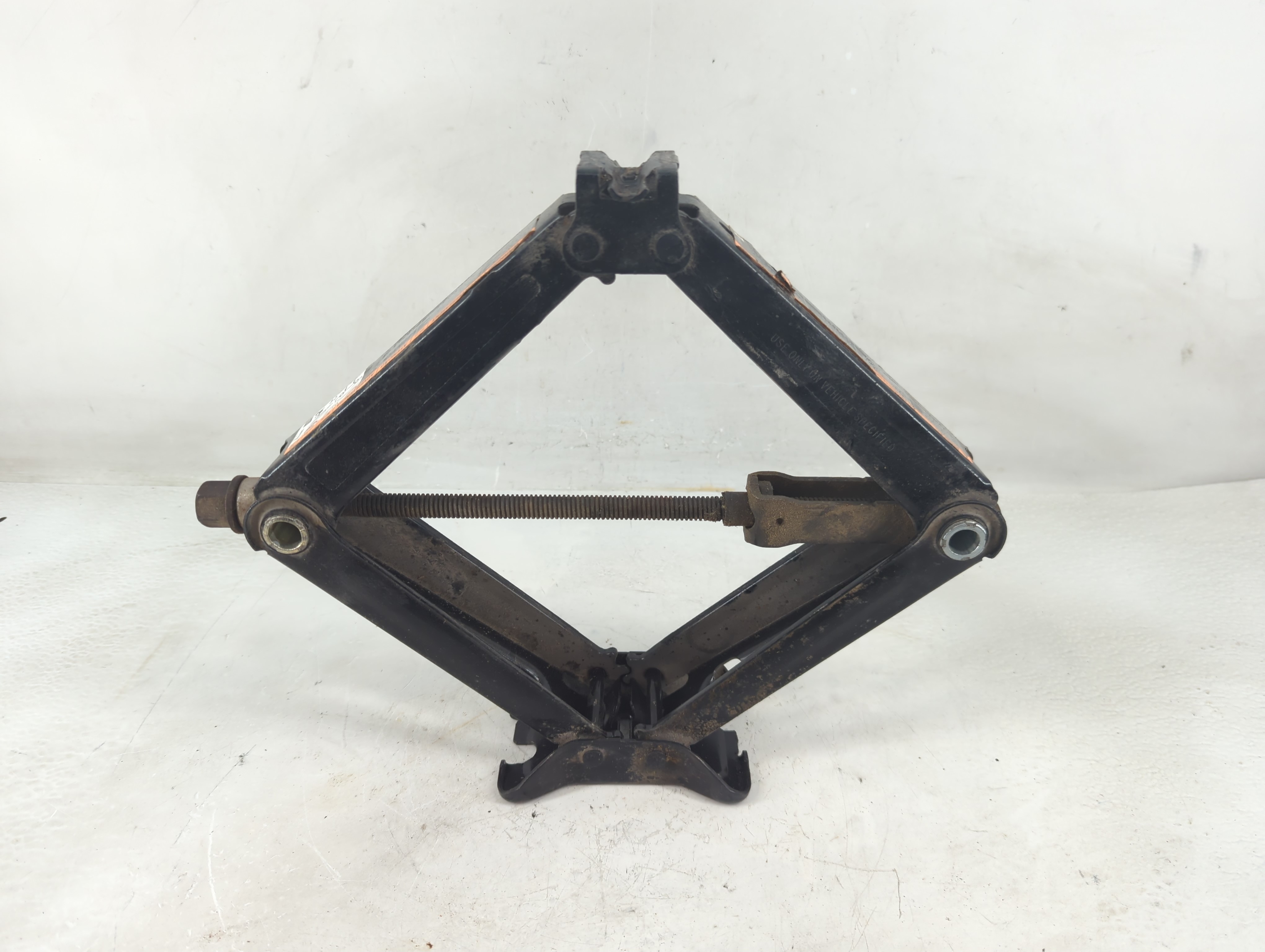 2017 Hyundai Sonata Spare Scissor Car Jack 1188186 - Oemusedautoparts1.com