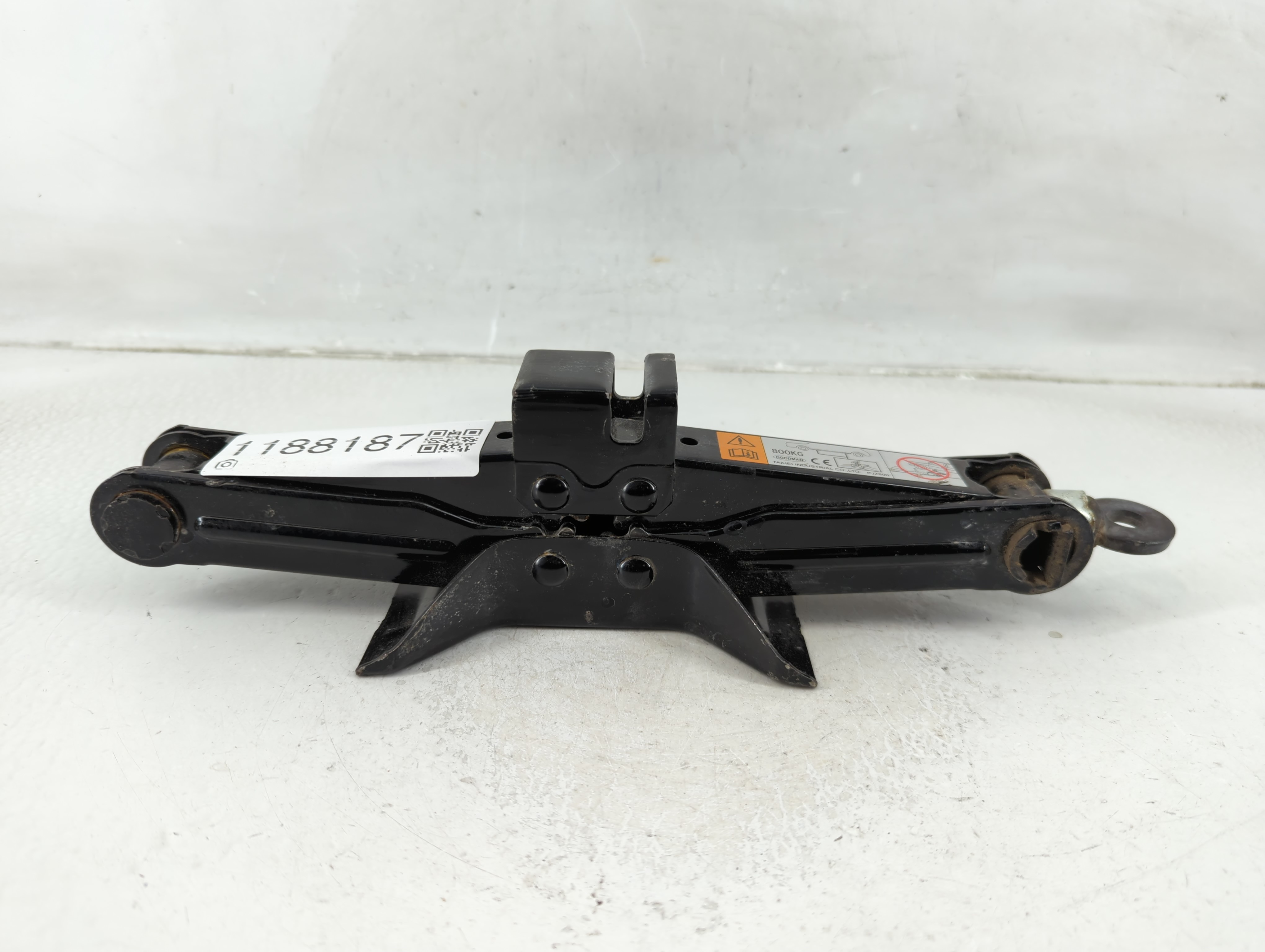 2016 Mazda 3 Spare Scissor Car Jack 1188187 - Oemusedautoparts1.com