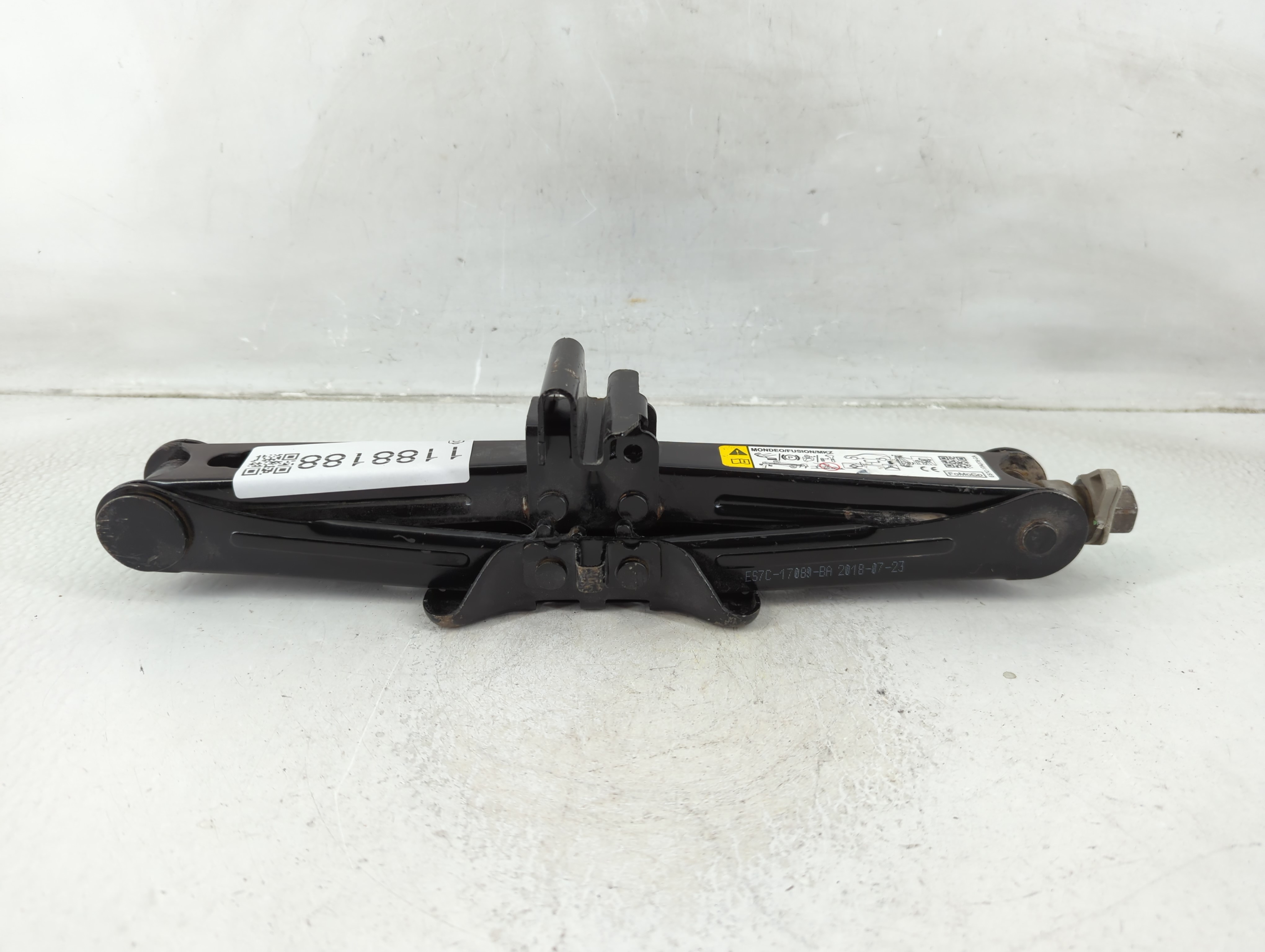 2019 Ford Fusion Spare Scissor Car Jack 1188188 - Oemusedautoparts1.com